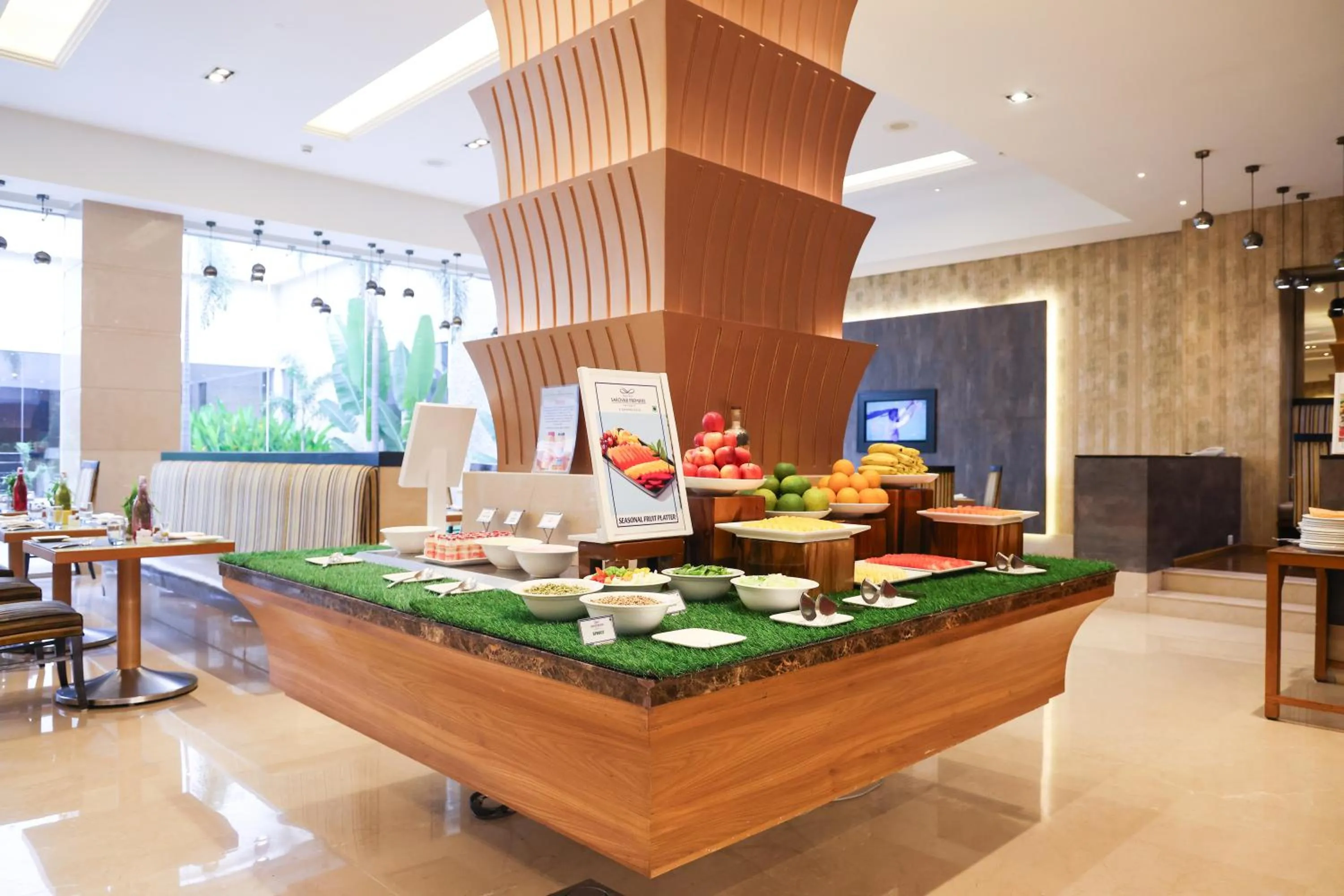 Restaurant/places to eat in Balaji Sarovar Premiere