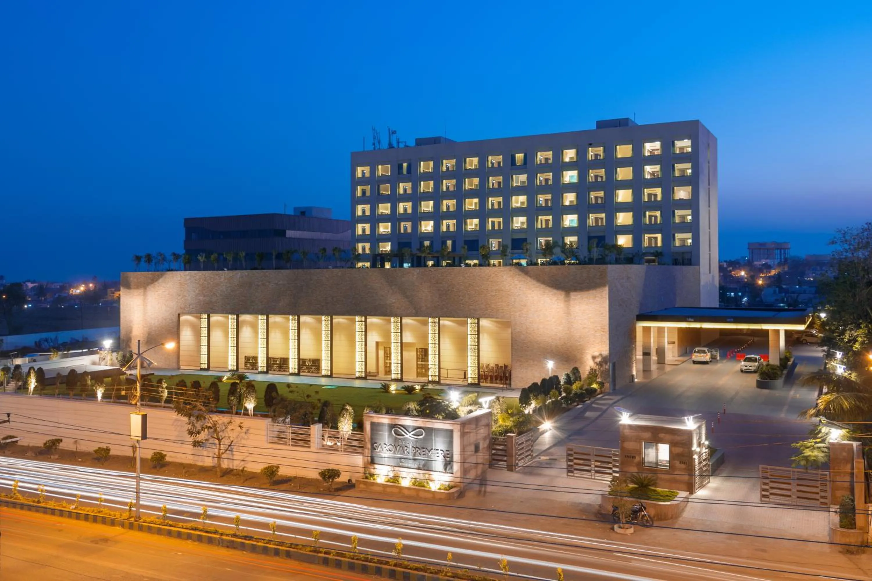 Property building in Balaji Sarovar Premiere