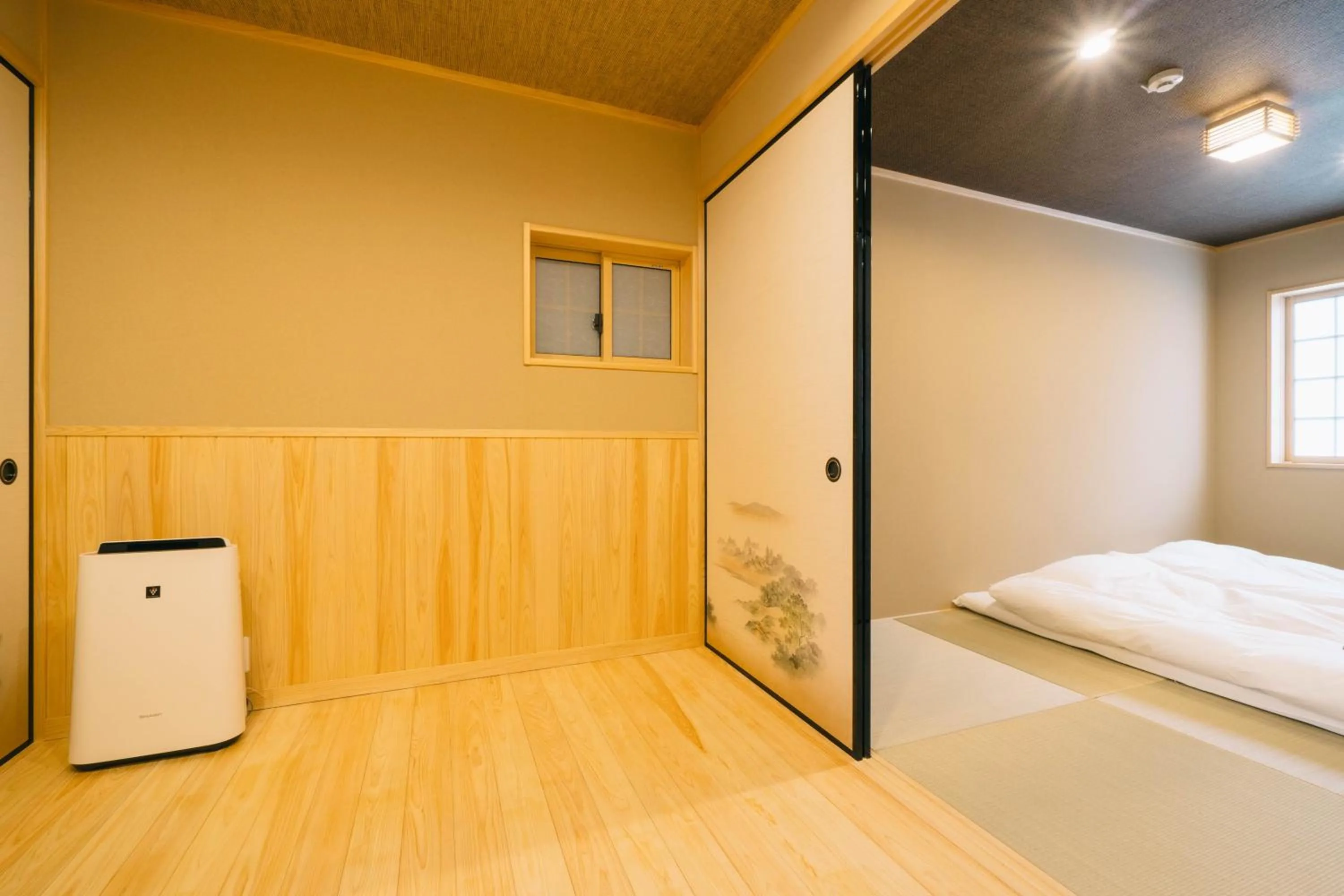 Bedroom, Bed in Miro Shijo Saiin Tei