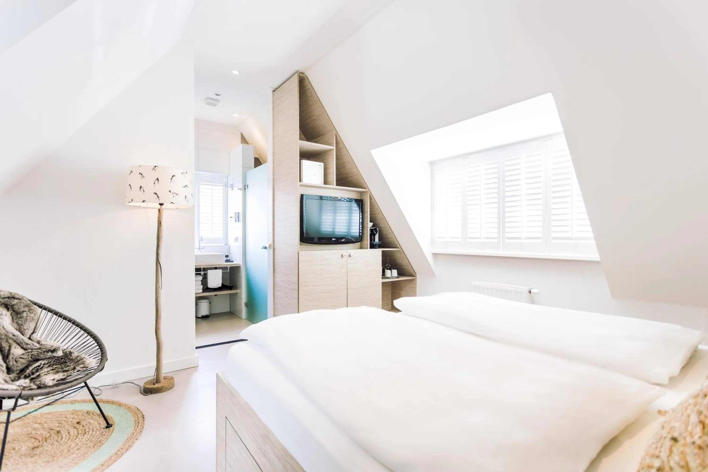 Bed in Logement Overzee