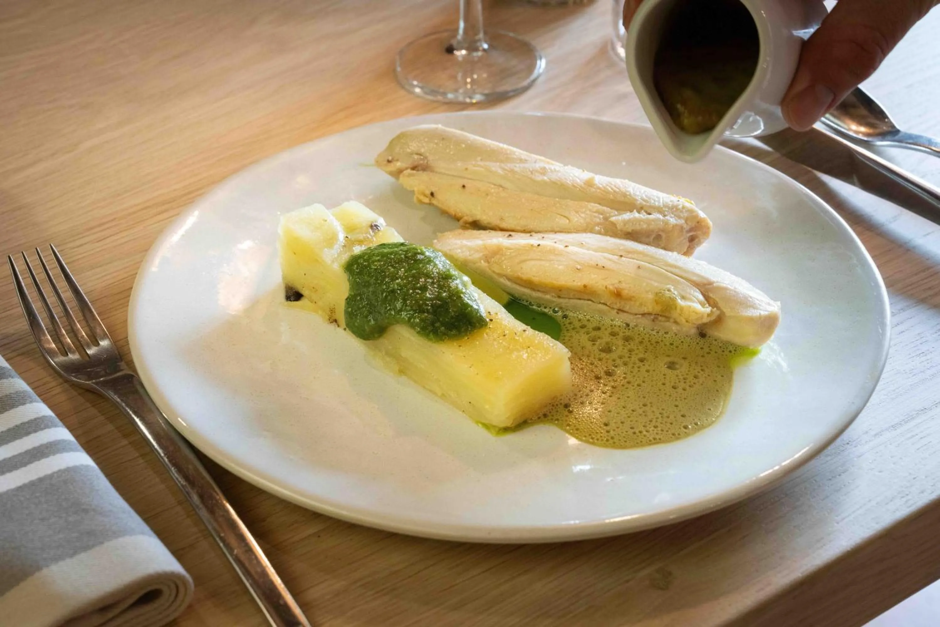 Restaurant/places to eat in Logis Hôtel Etchemaïté