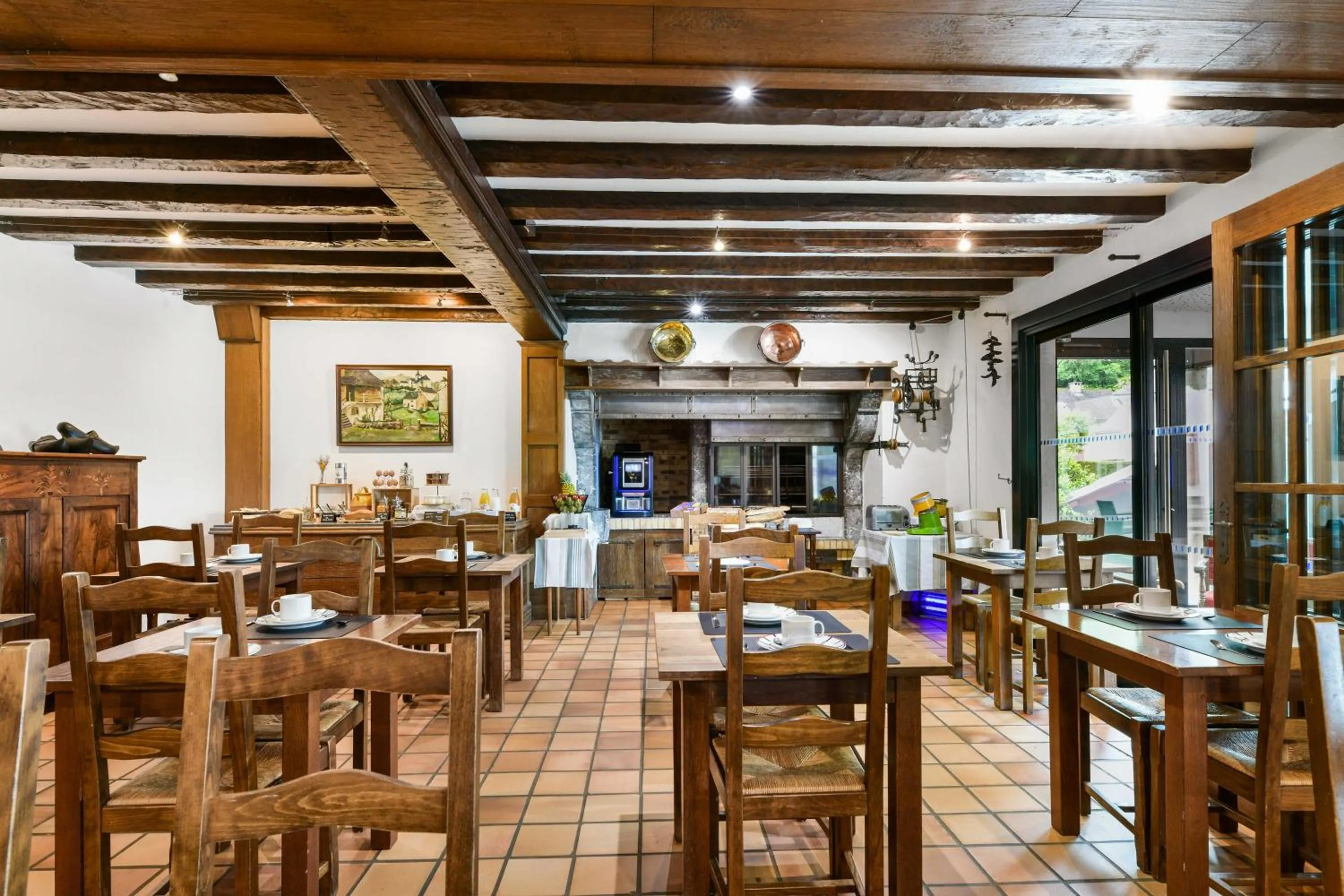 Breakfast in Logis Hôtel Etchemaïté