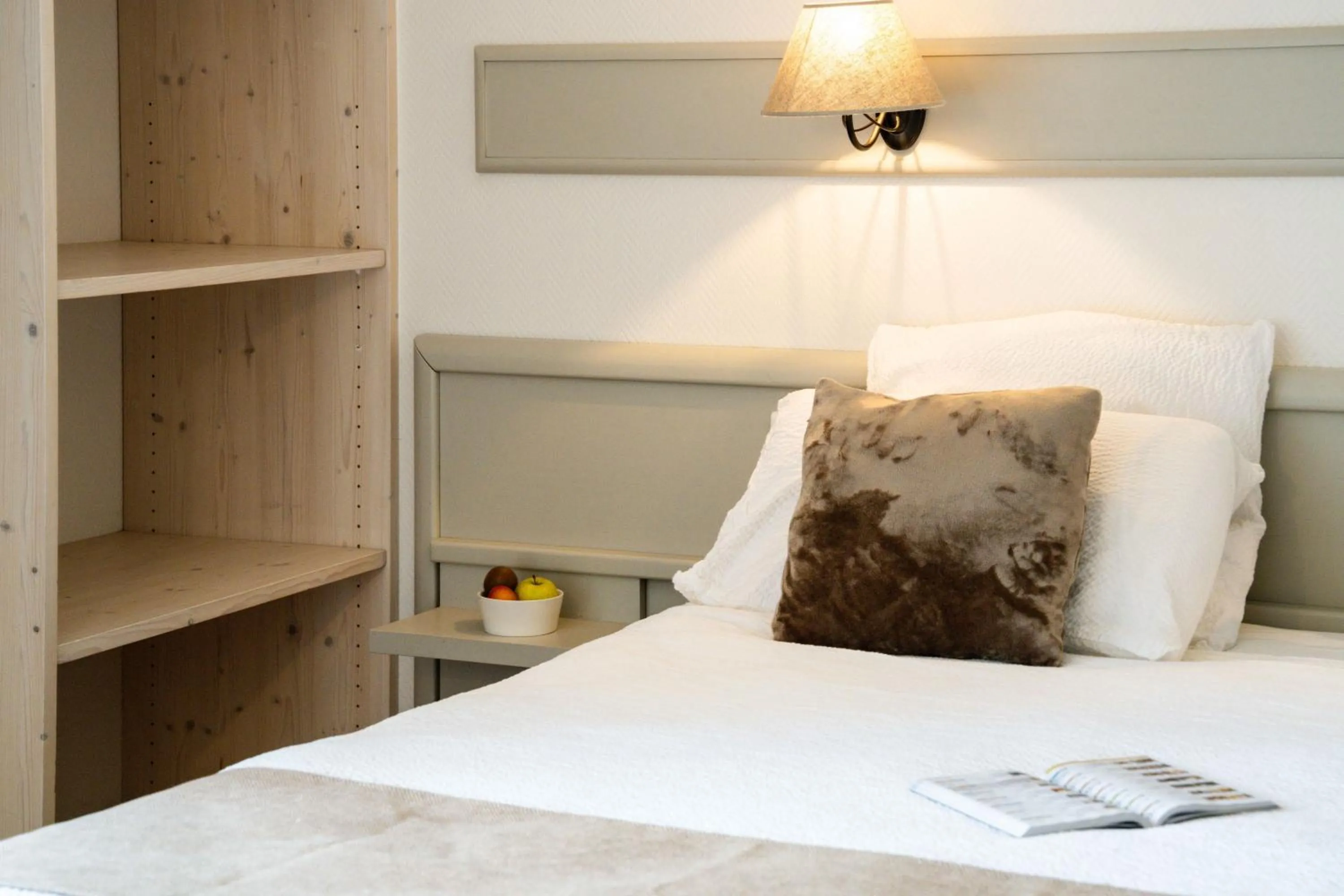 Bedroom, Bed in Logis Hôtel Etchemaïté