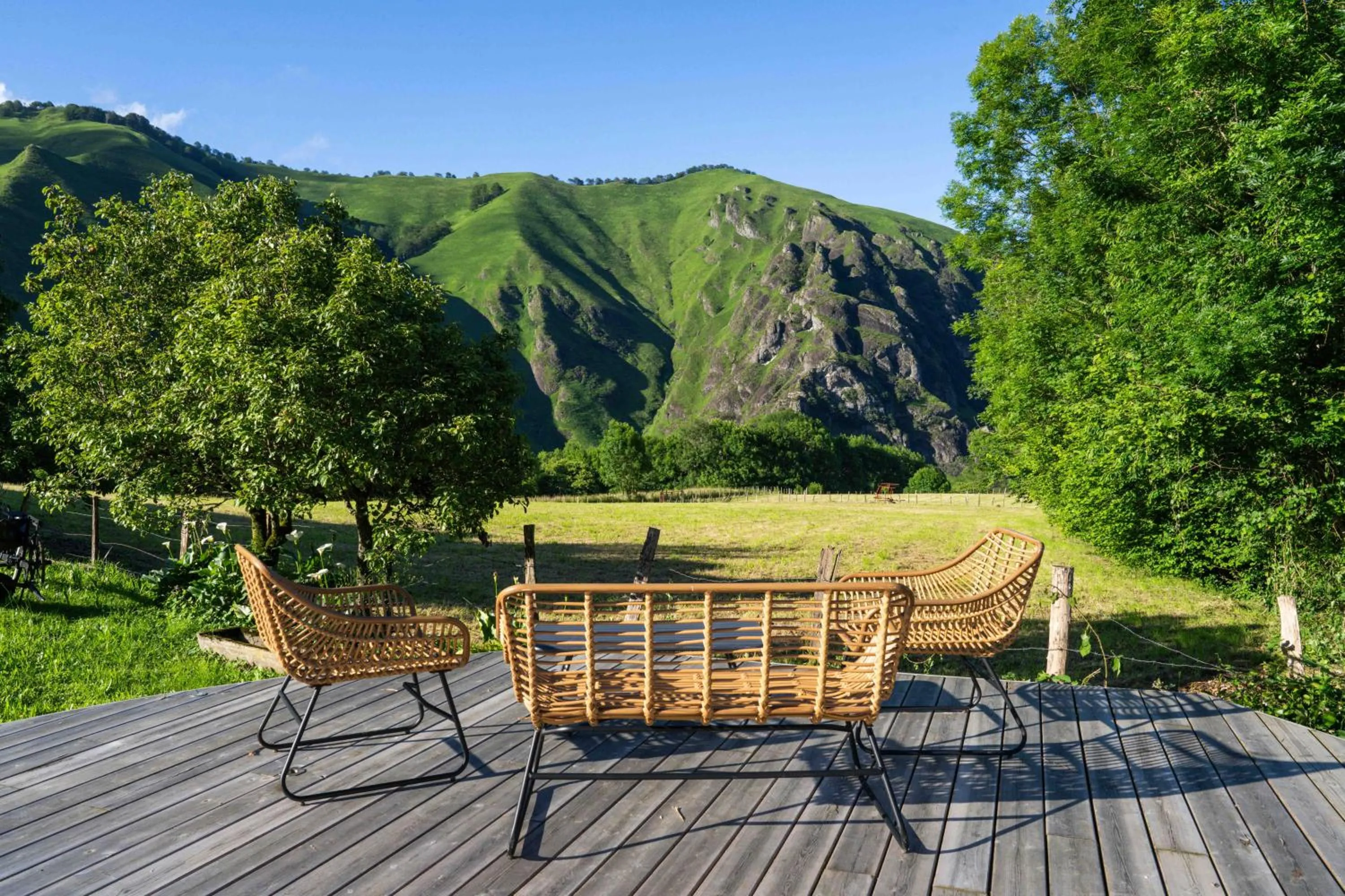 Day in Logis Hôtel Etchemaïté