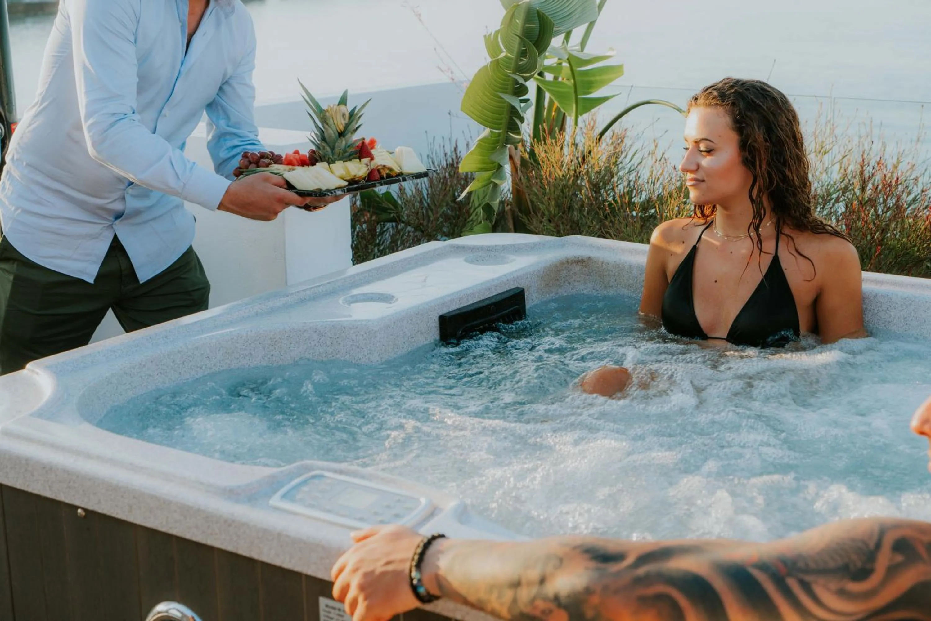 Hot Tub in Kahlua Sea View Suites - Adults Only