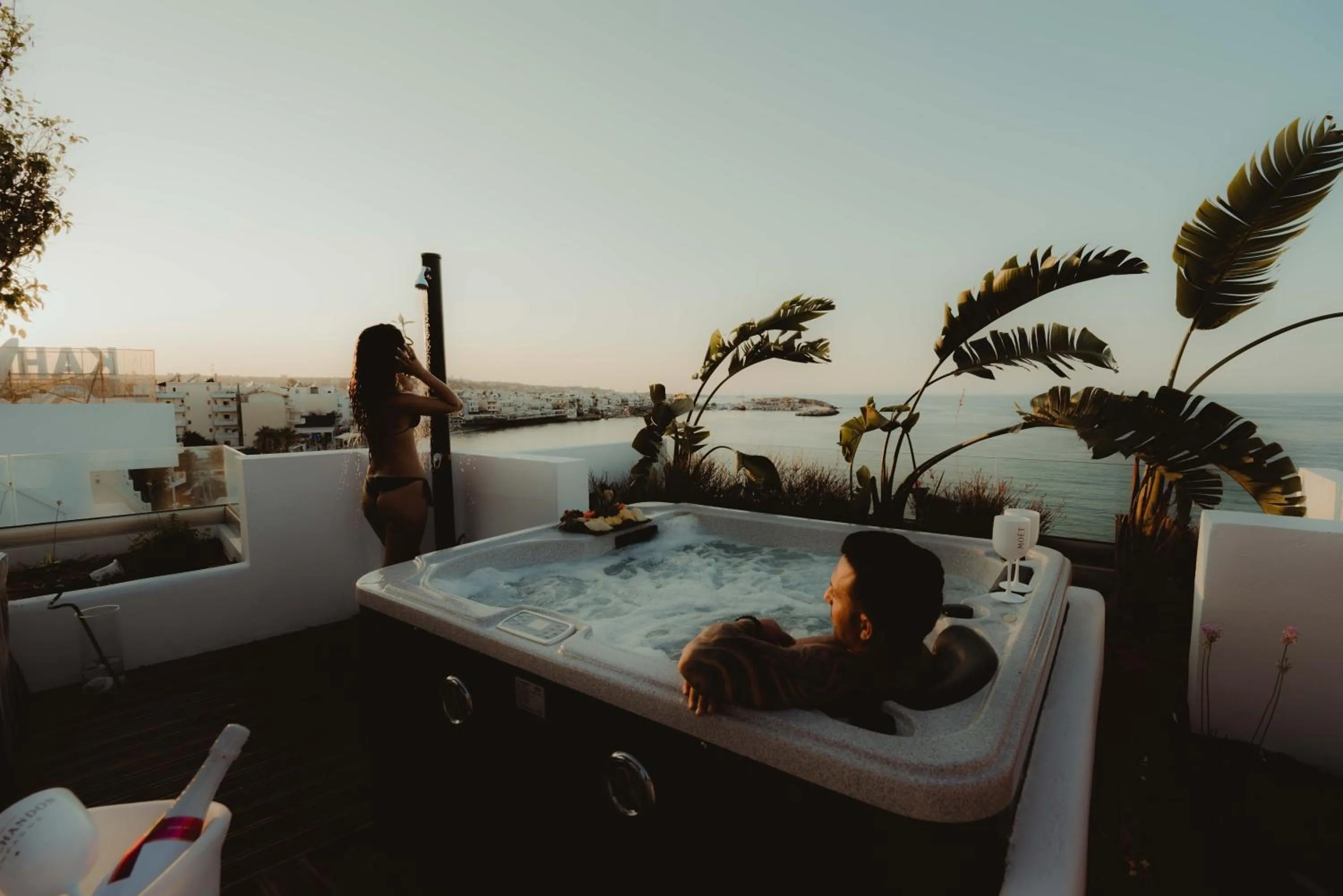 Hot Tub in Kahlua Sea View Suites - Adults Only