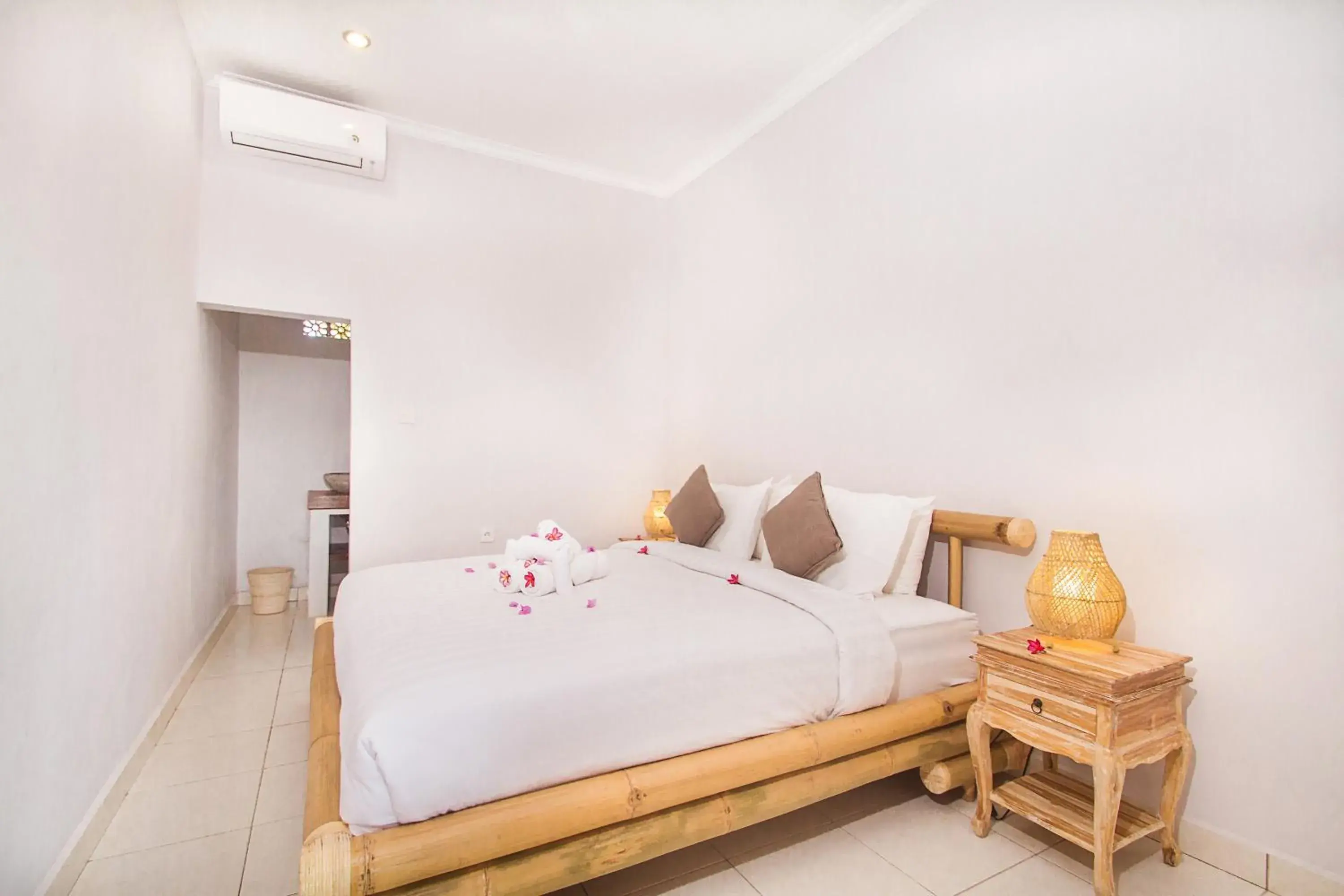 Budget Double Room in Parthi Puri Ubud Budget Double Room in Parthi Puri Ubud