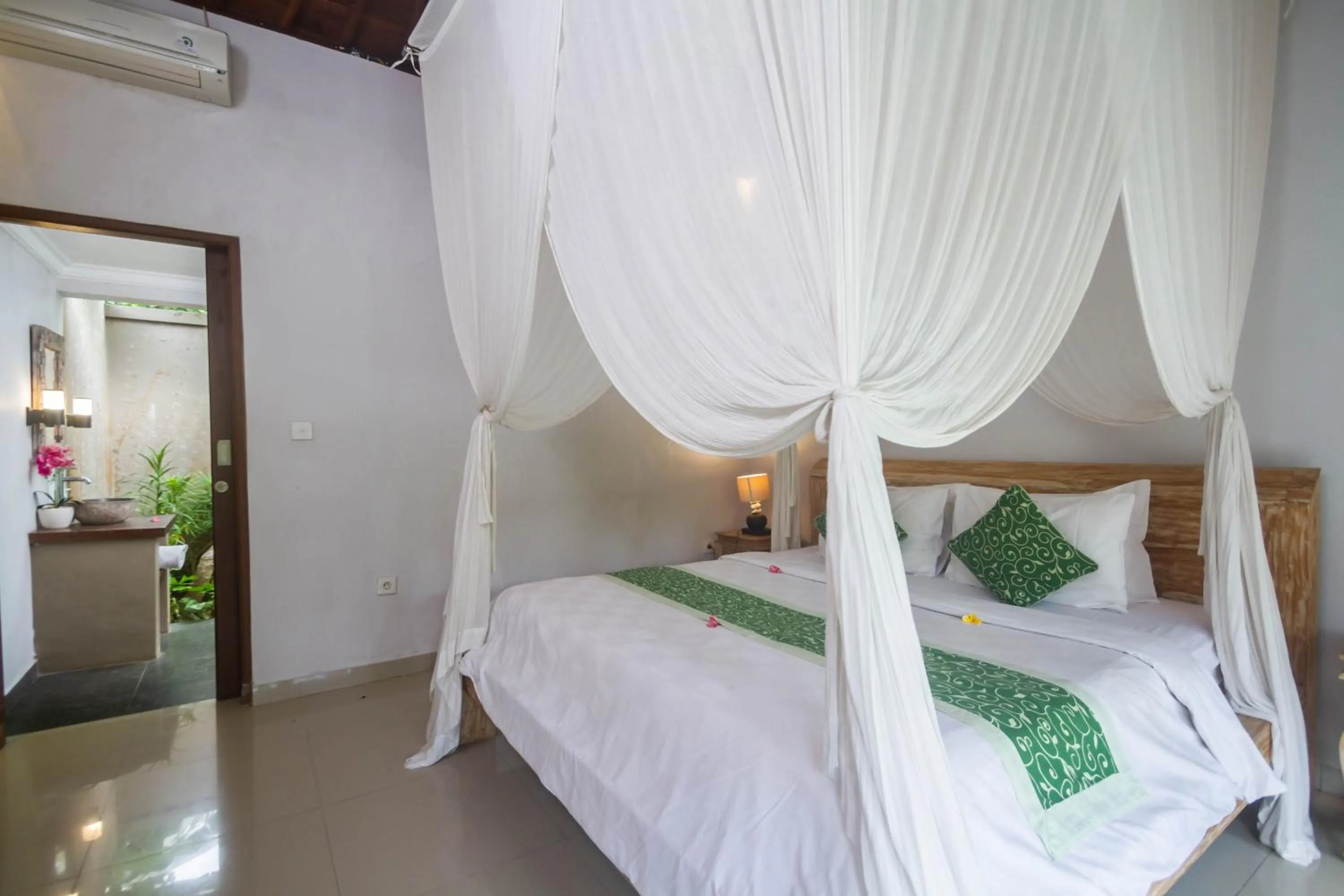 Bed in Parthi Puri Ubud