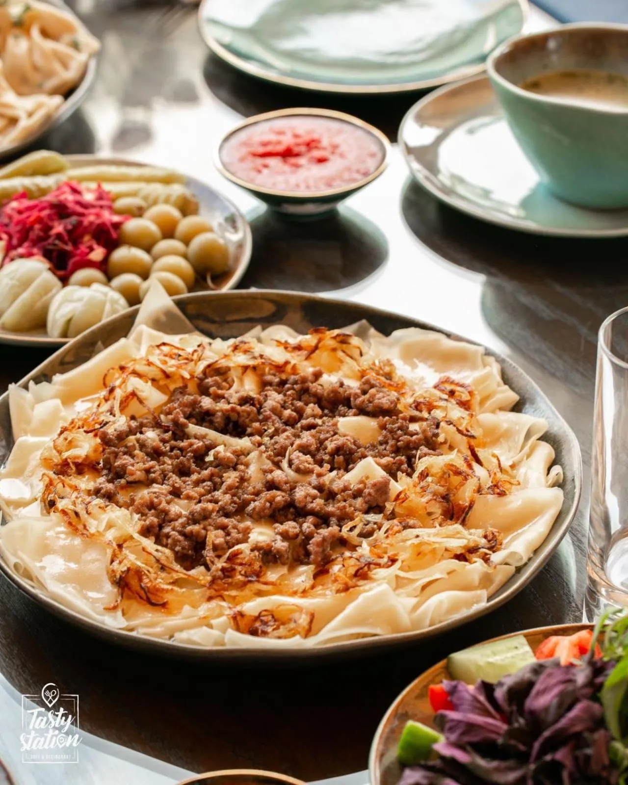 Food and drinks in Maajid Boutique Hotel