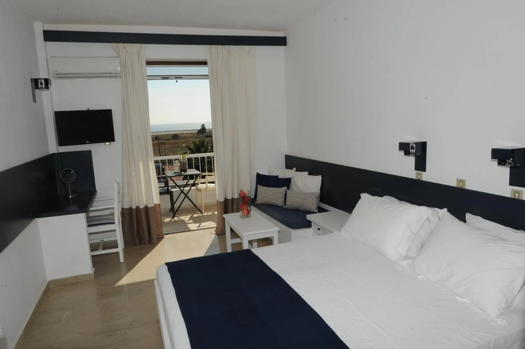 Photo of the whole room, Bed in Apollon Resort