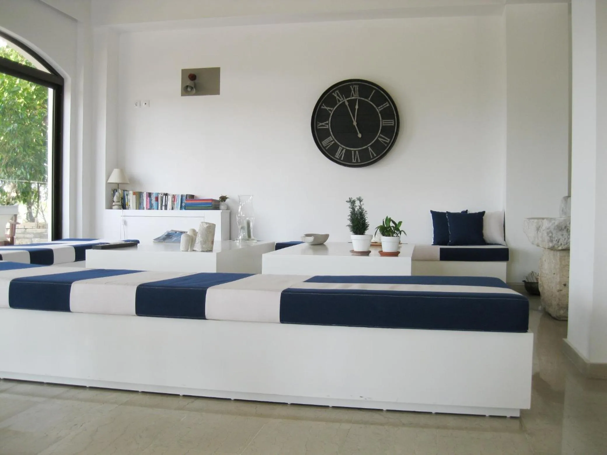 Seating area, Bed in Apollon Resort