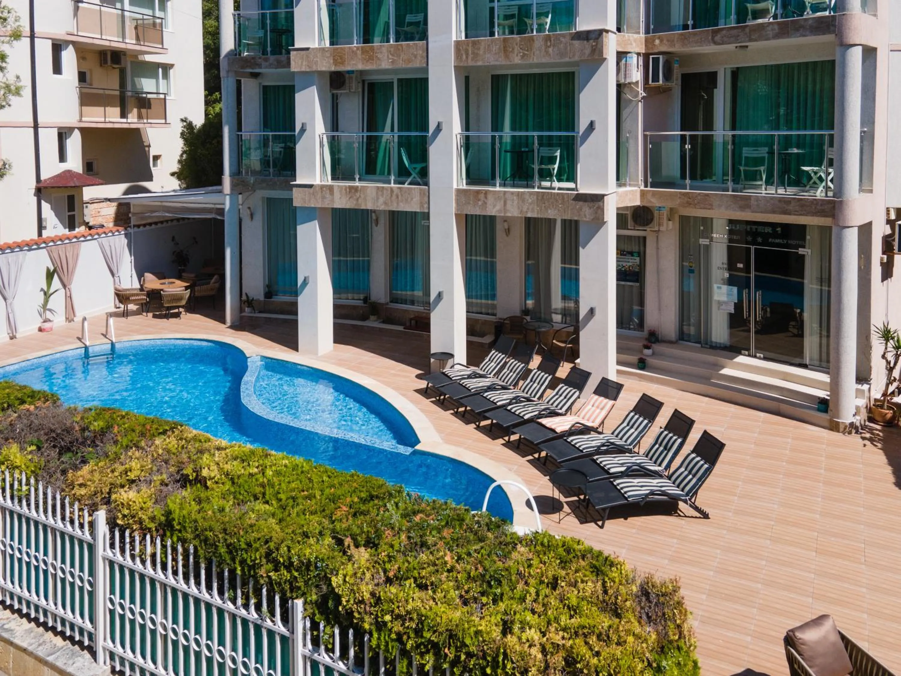 Property building in Jupiter 1 Family Hotel