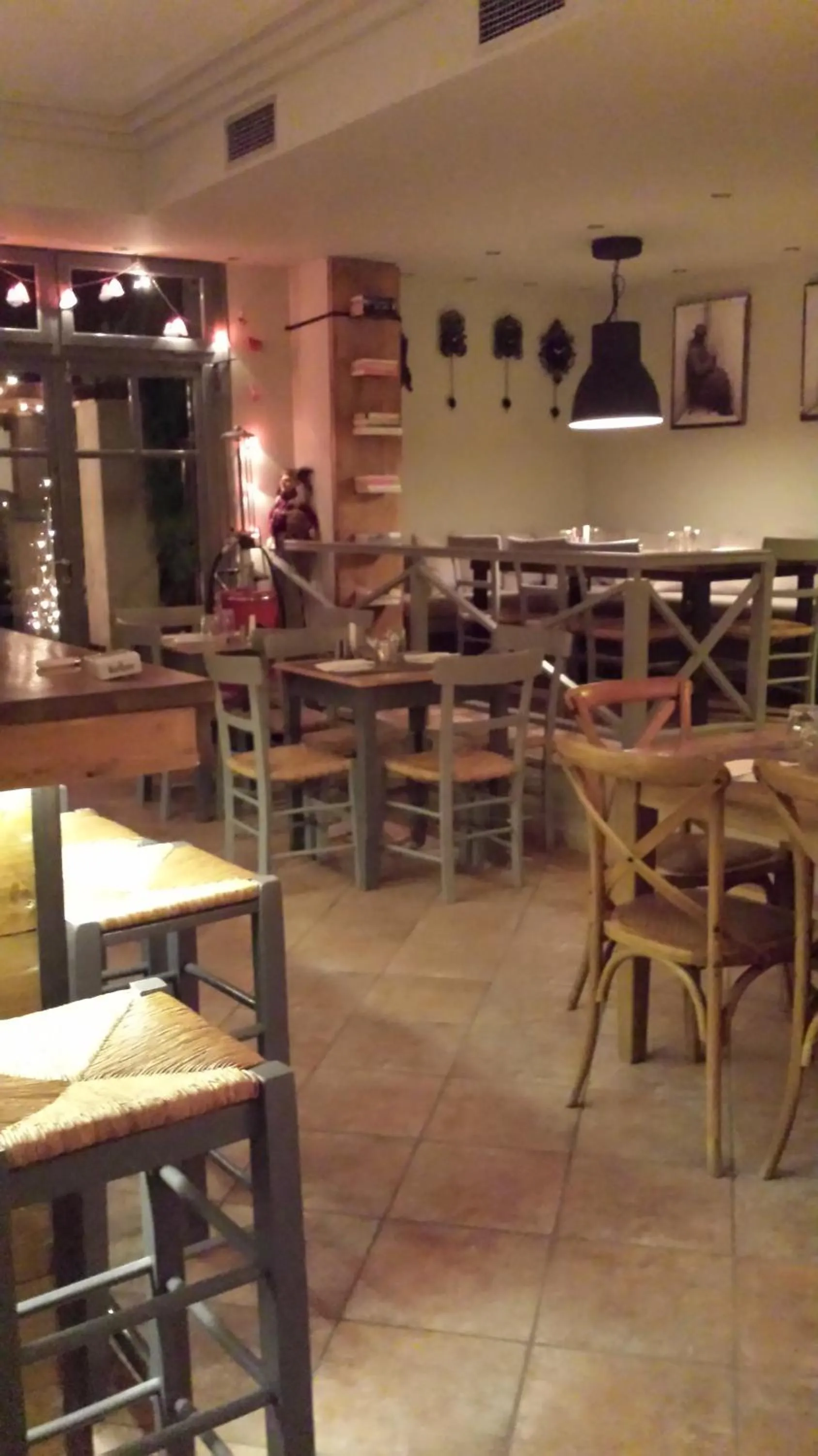 Restaurant/places to eat in Xanthippi Hotel