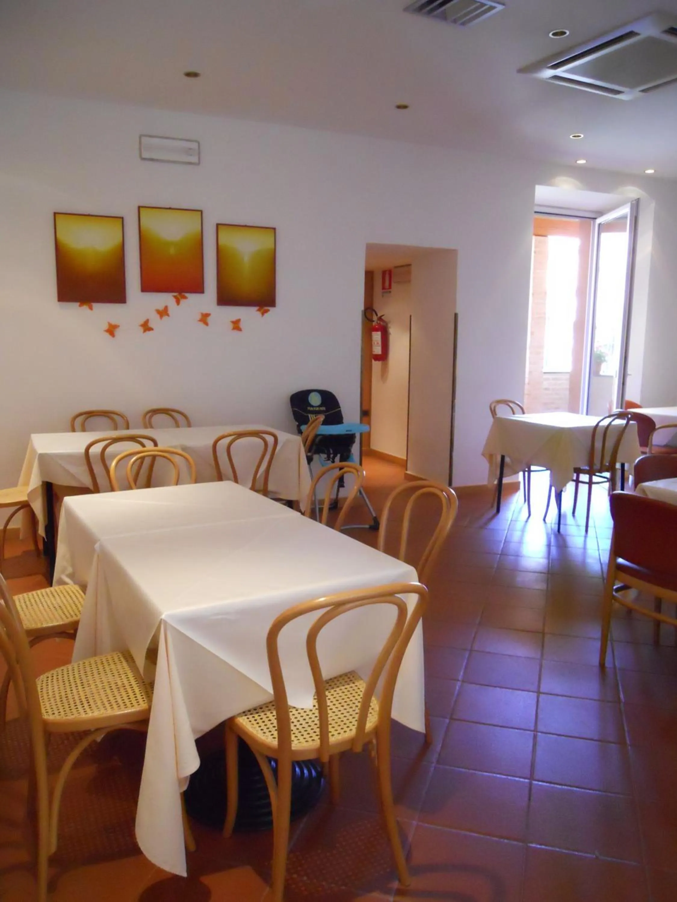 Restaurant/places to eat in Albergo Italia