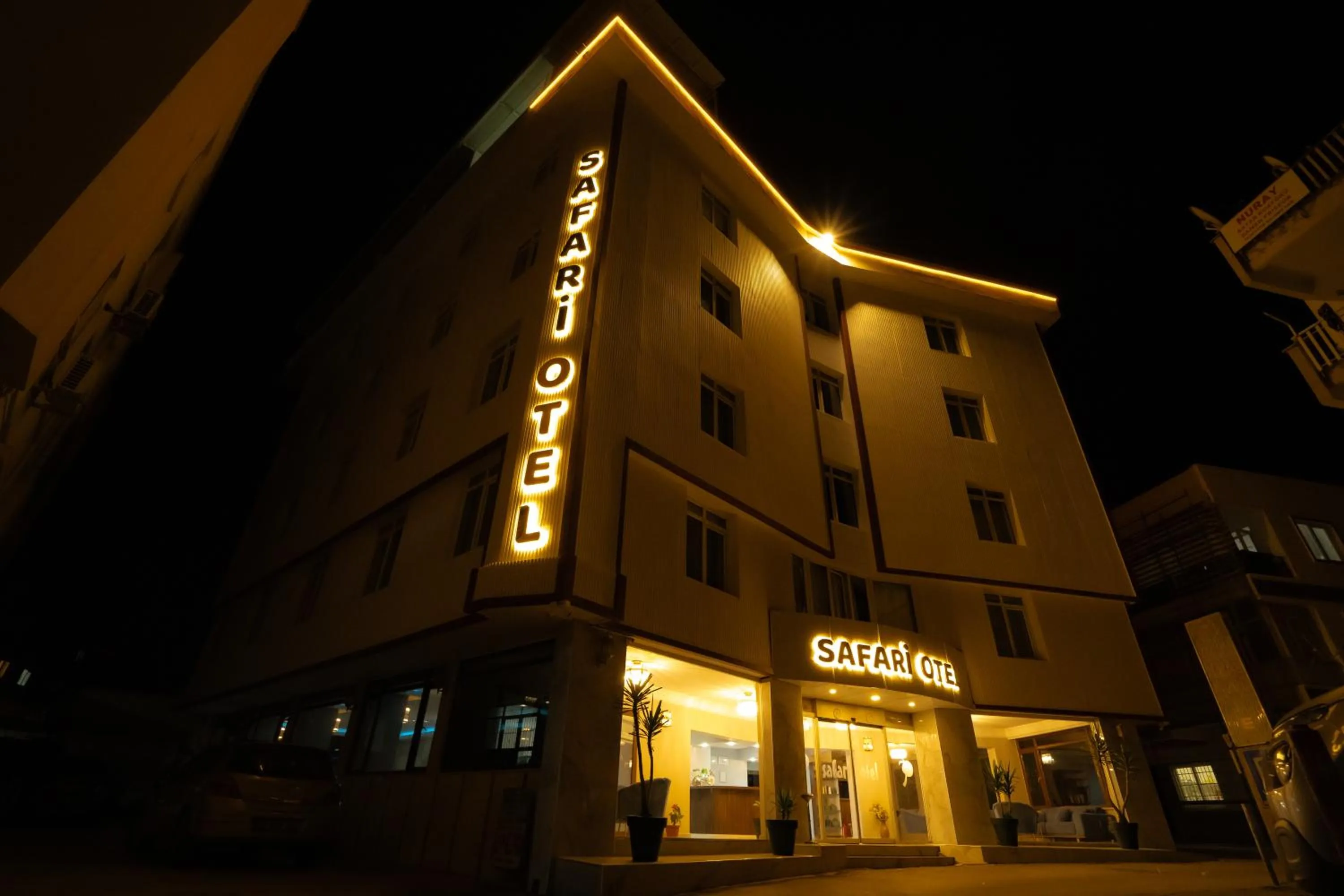 Night in Safari Otel