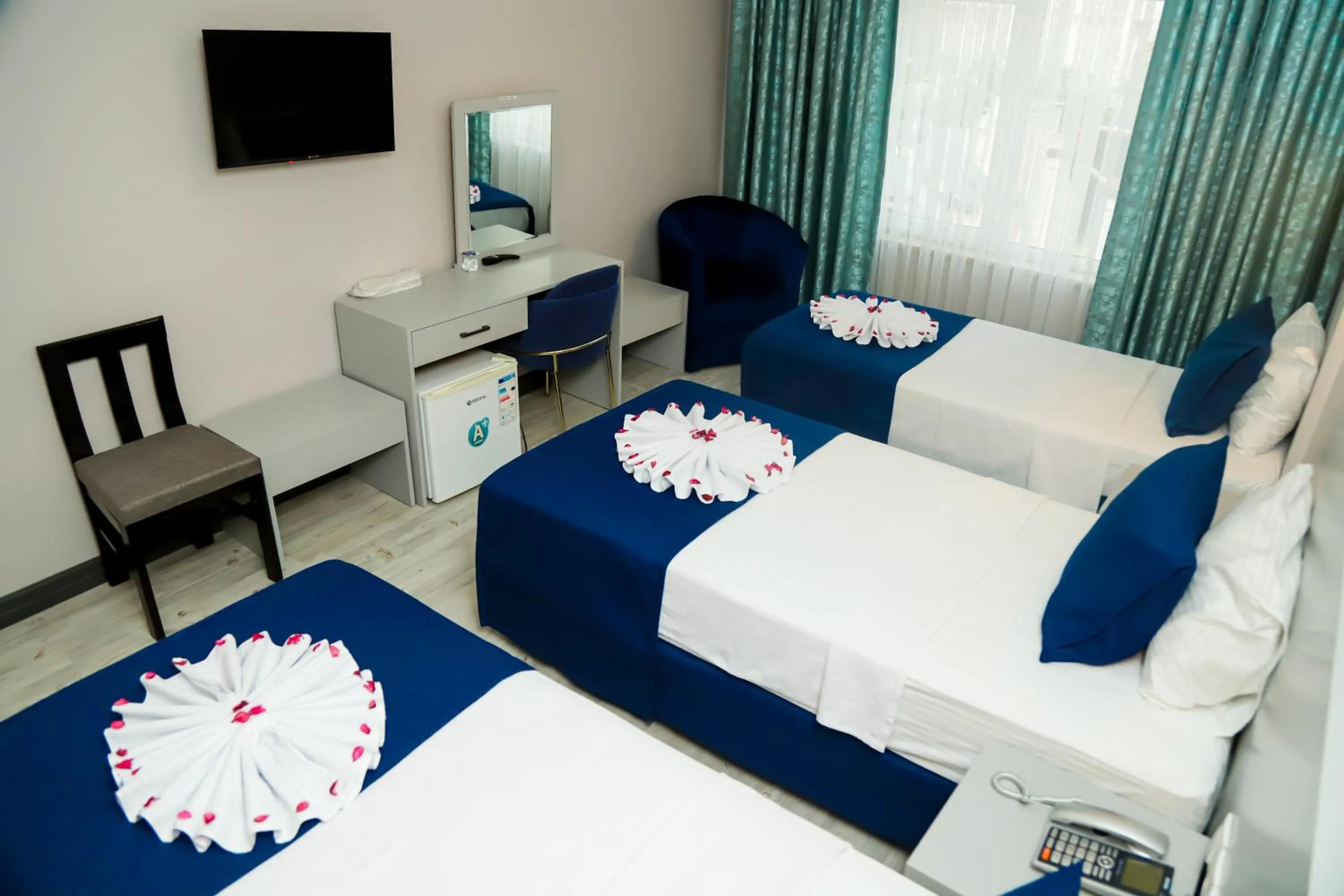 Photo of the whole room, Bed in Safari Otel
