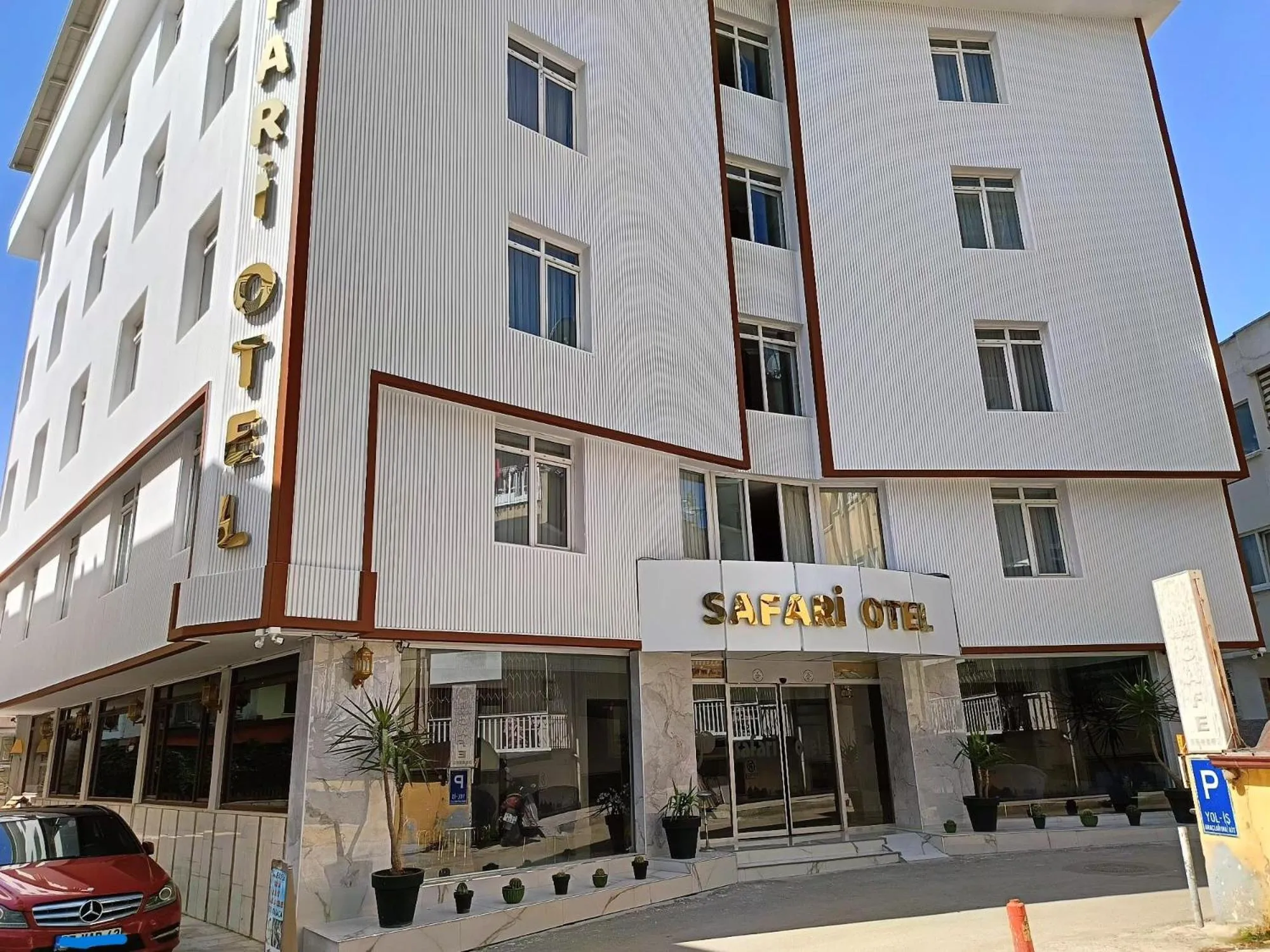 Property building in Safari Otel