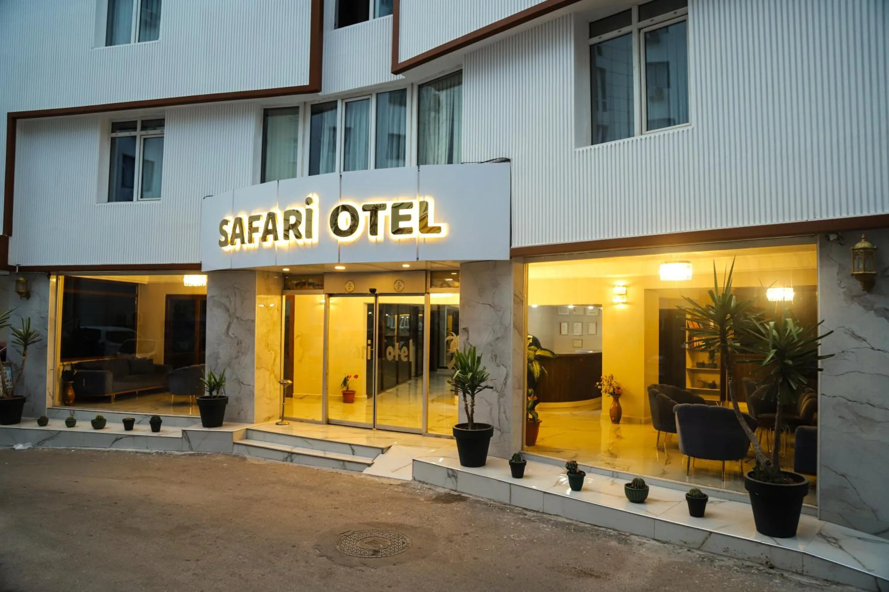 Property building in Safari Otel