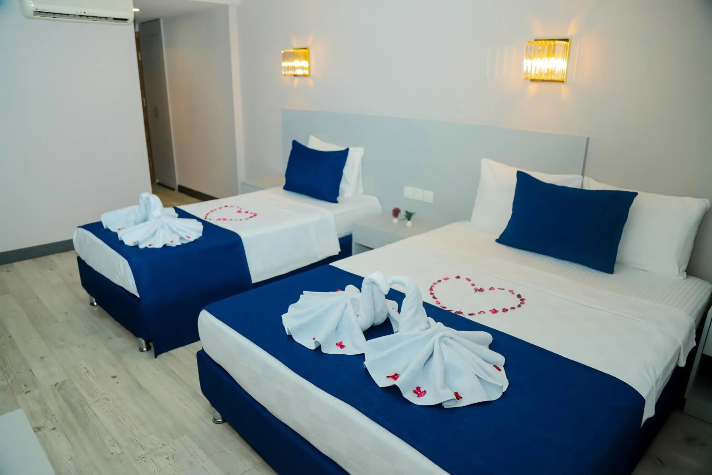 Bedroom, Bed in Safari Otel