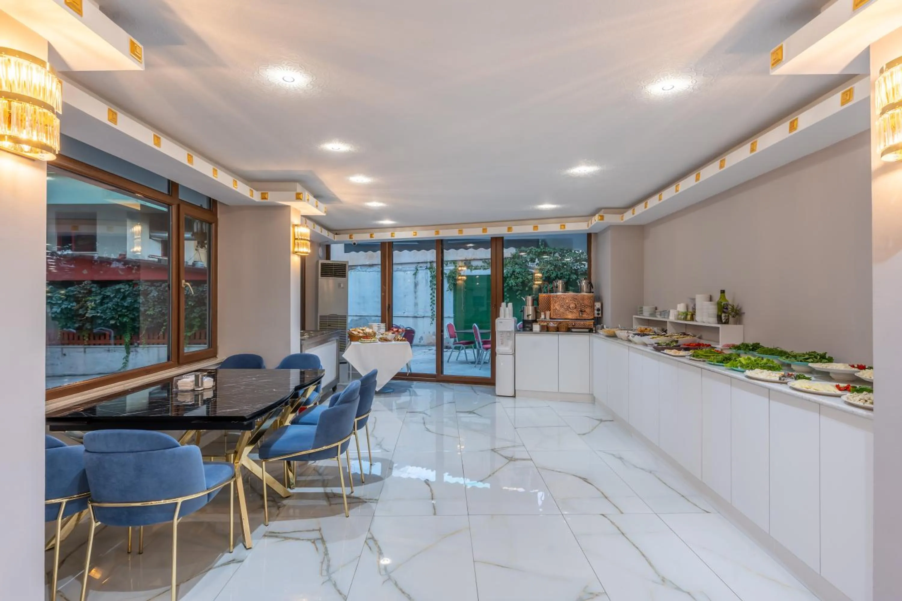 Food and drinks in Safari Otel