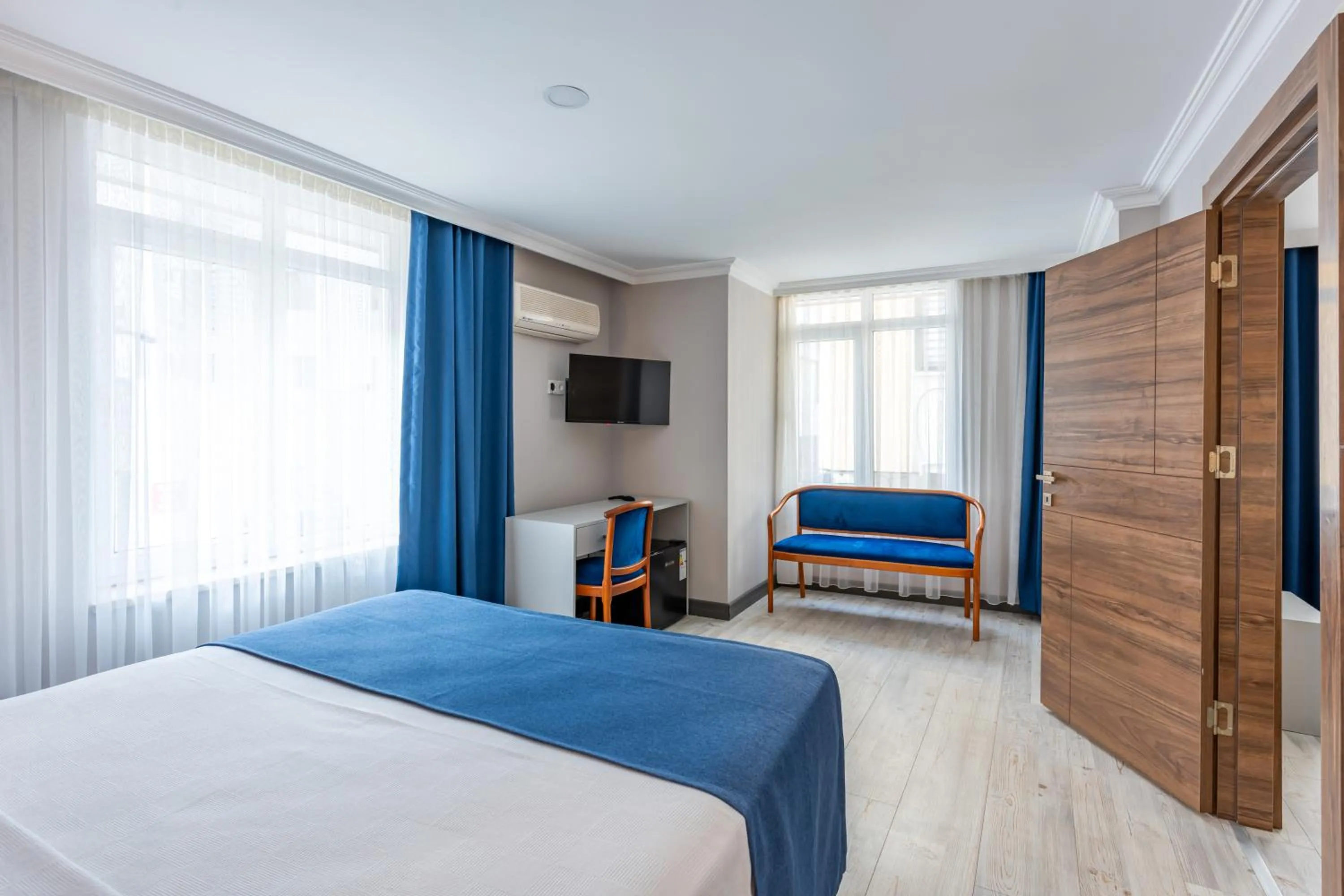 Bedroom, Bed in Safari Otel