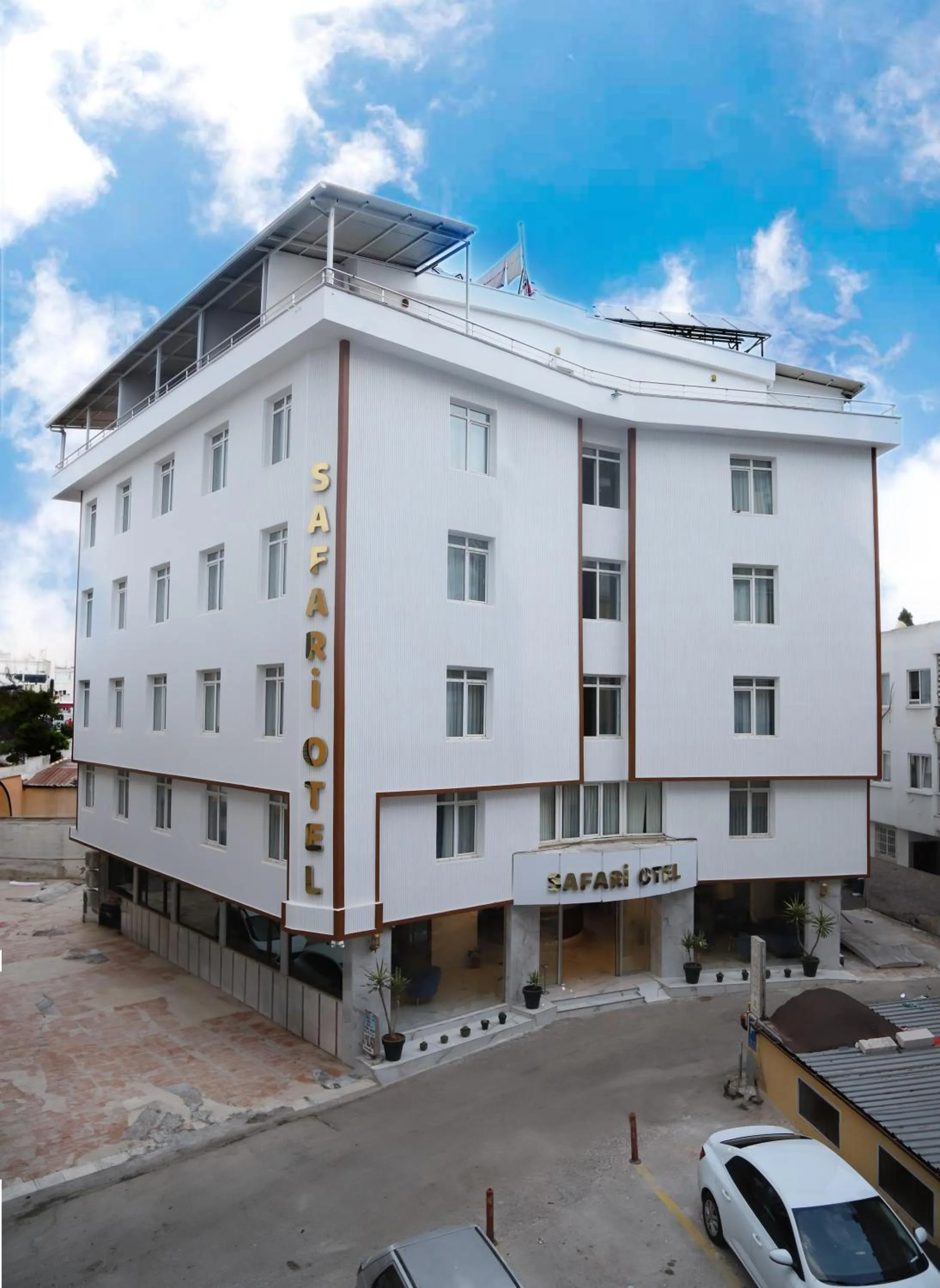 Property building in Safari Otel