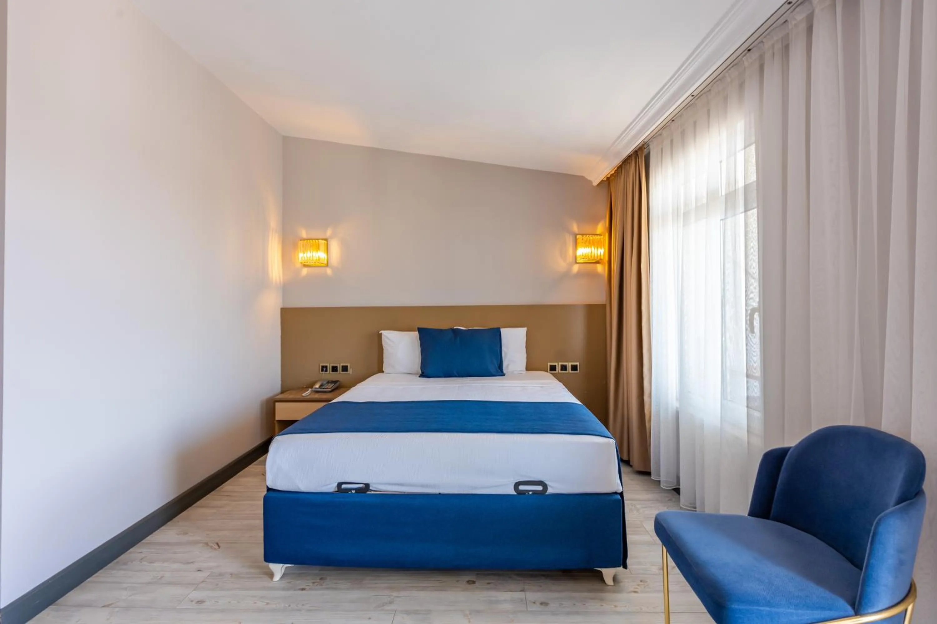 Balcony/Terrace, Bed in Safari Otel