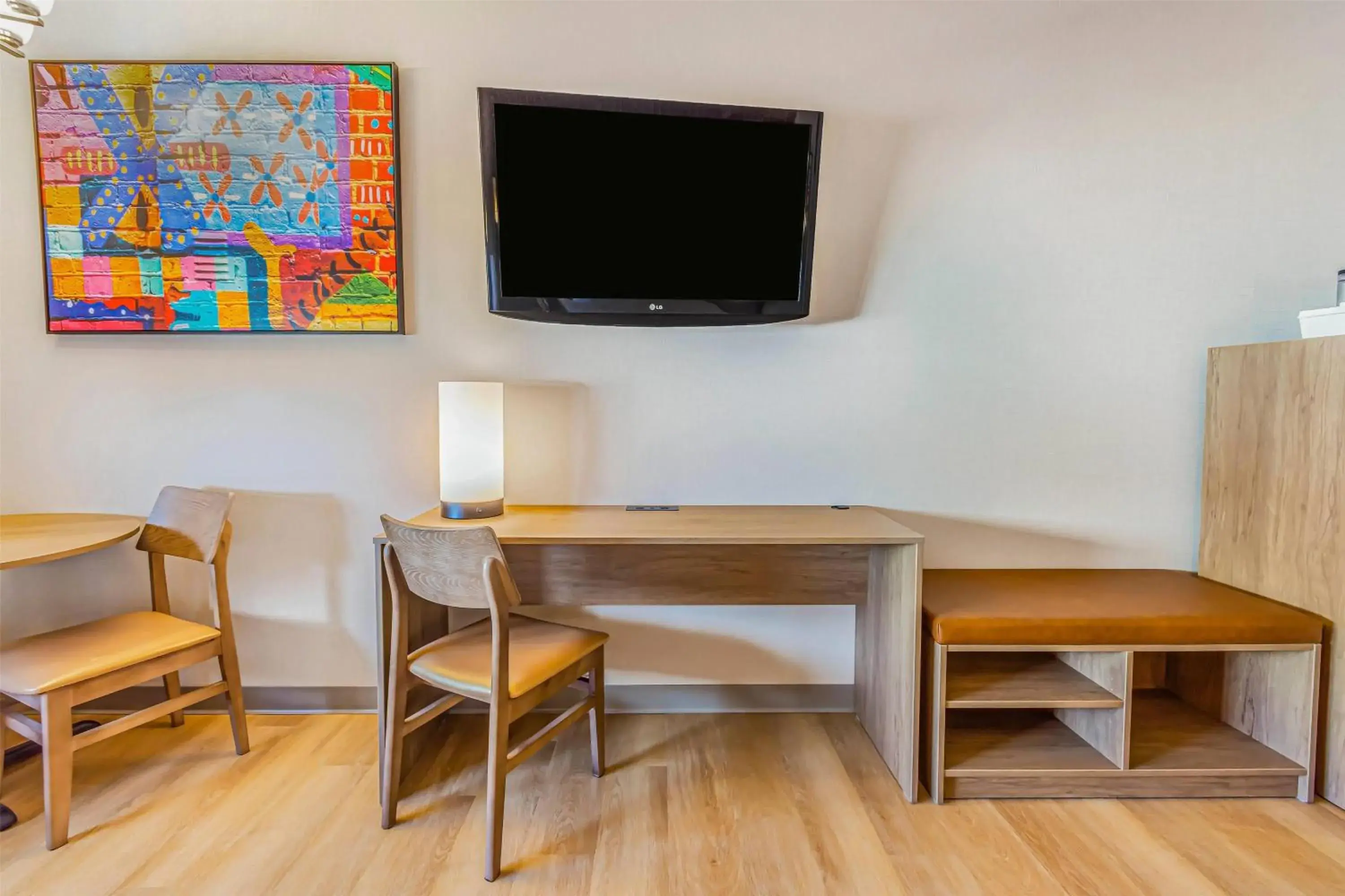 Queen Room with Two Queen Beds - Non-Smoking in Days Inn & Suites by Wyndham West Edmonton Queen Room with Two Queen Beds - Non-Smoking in Days Inn & Suites by Wyndham West Edmonton