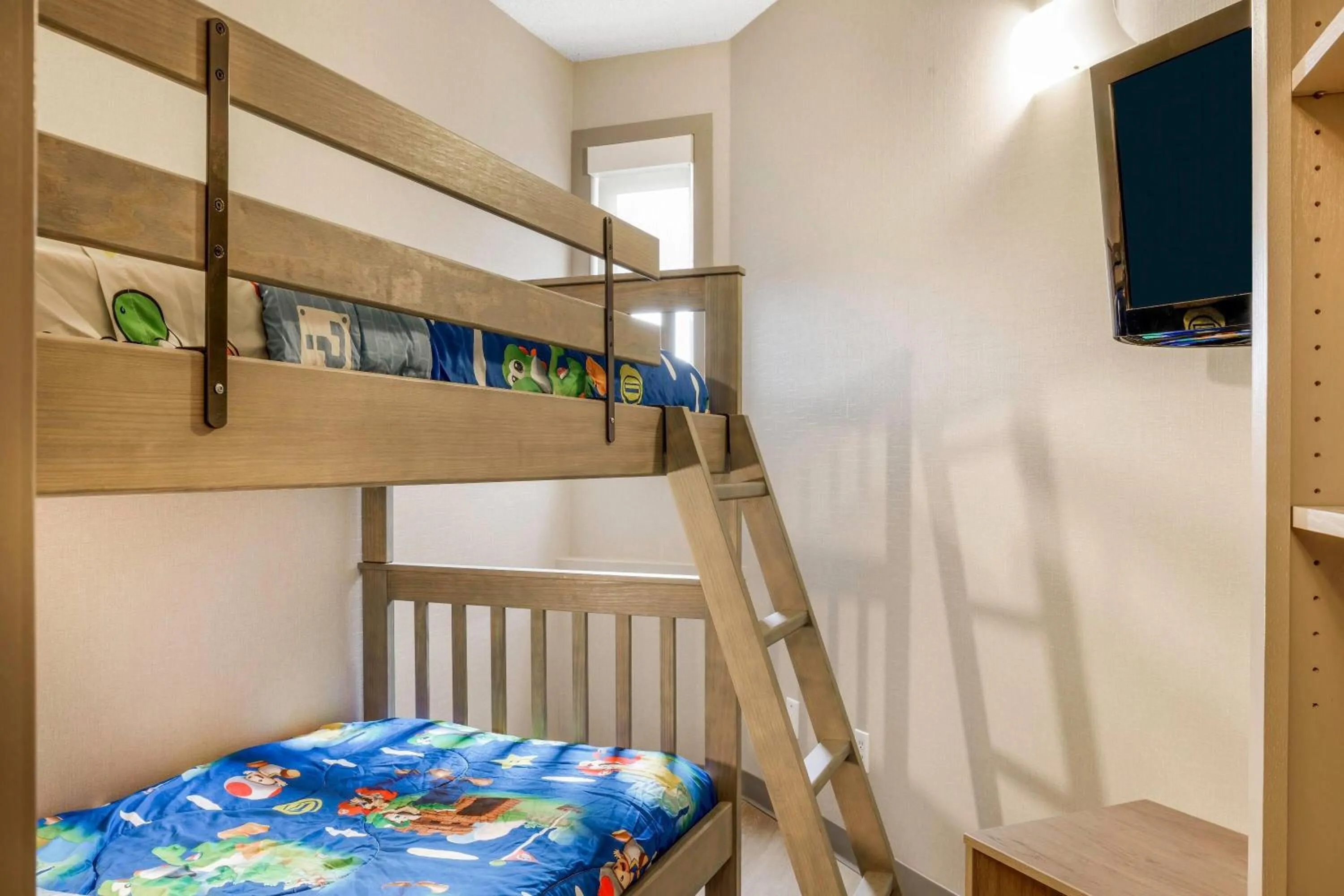 Photo of the whole room, Bed in Days Inn & Suites by Wyndham West Edmonton