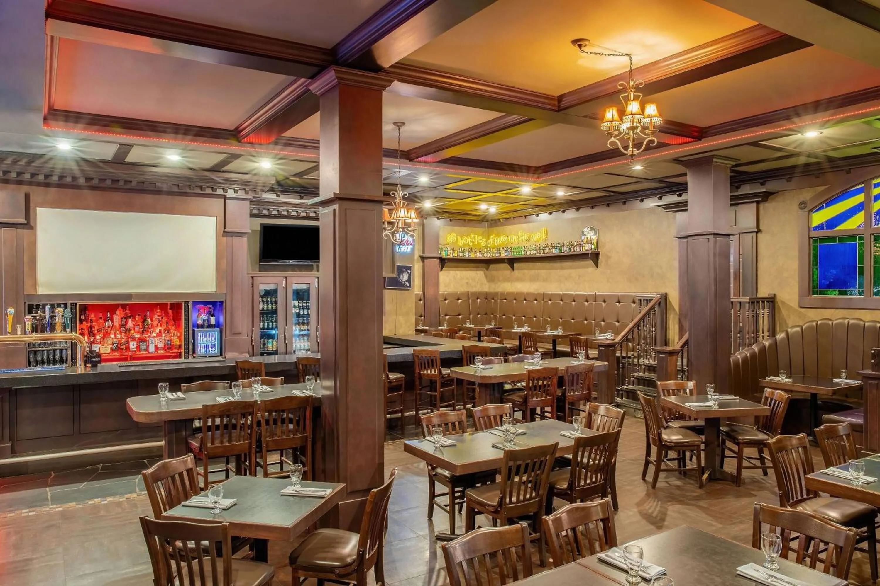 Lounge or bar in Days Inn & Suites by Wyndham West Edmonton