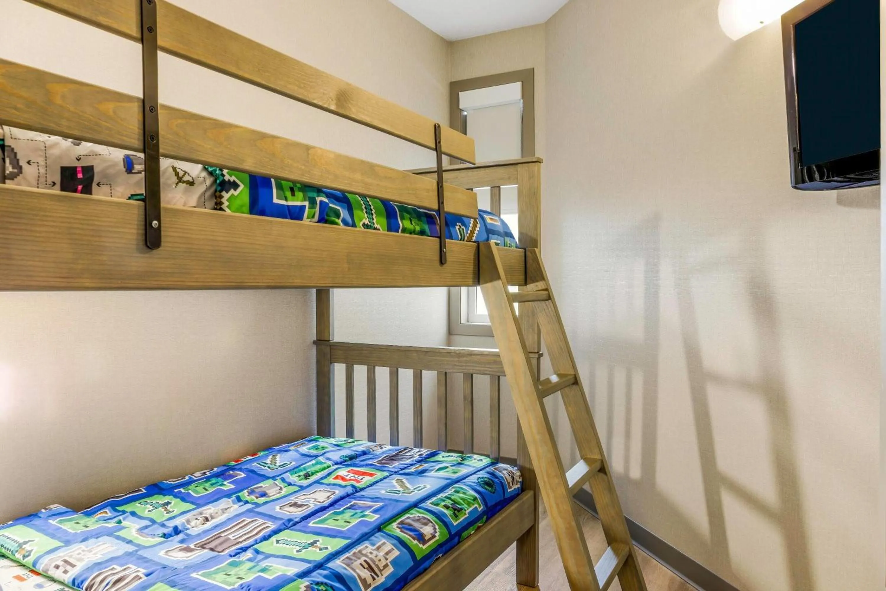 Photo of the whole room, Bed in Days Inn & Suites by Wyndham West Edmonton