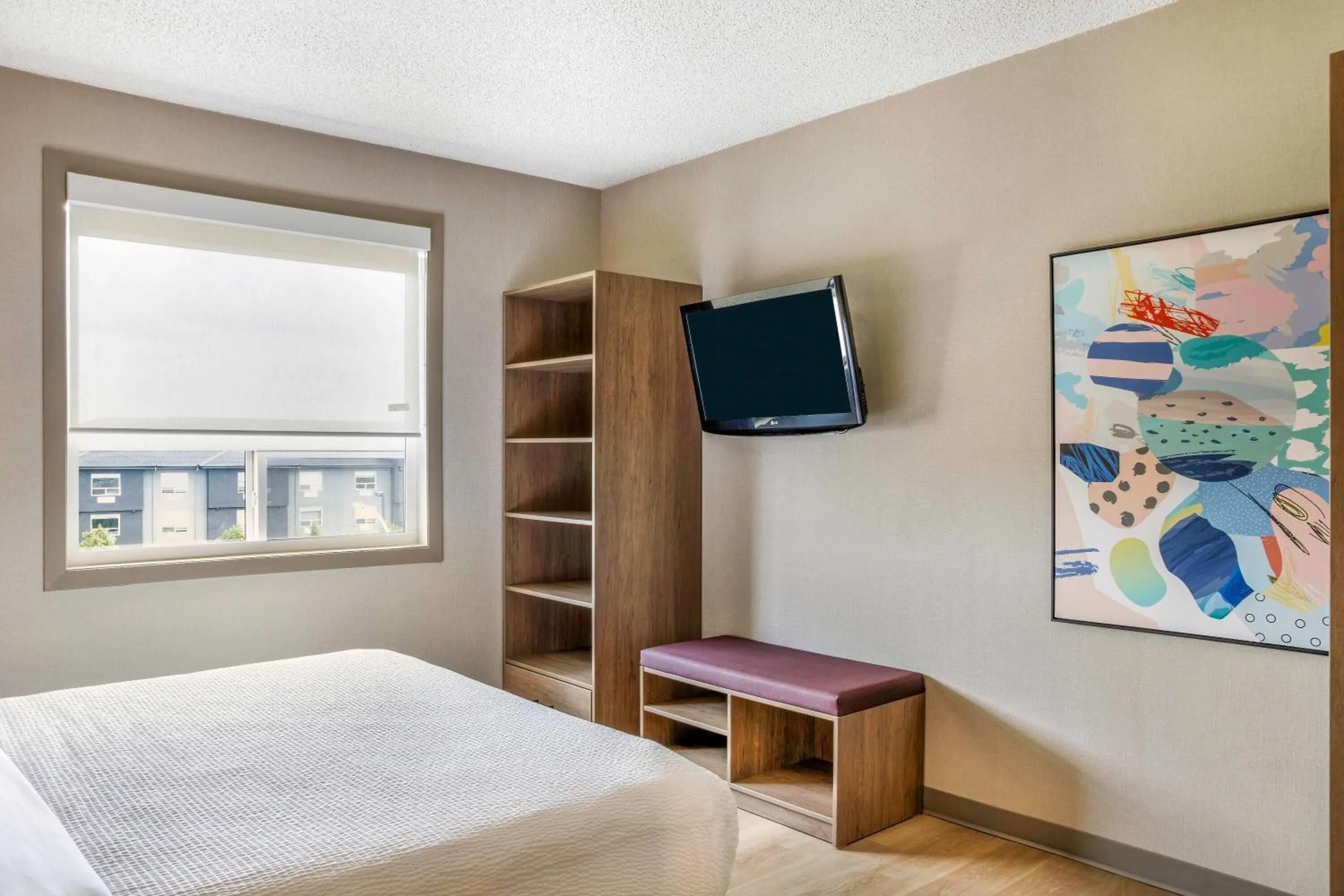 Photo of the whole room, Bed in Days Inn & Suites by Wyndham West Edmonton