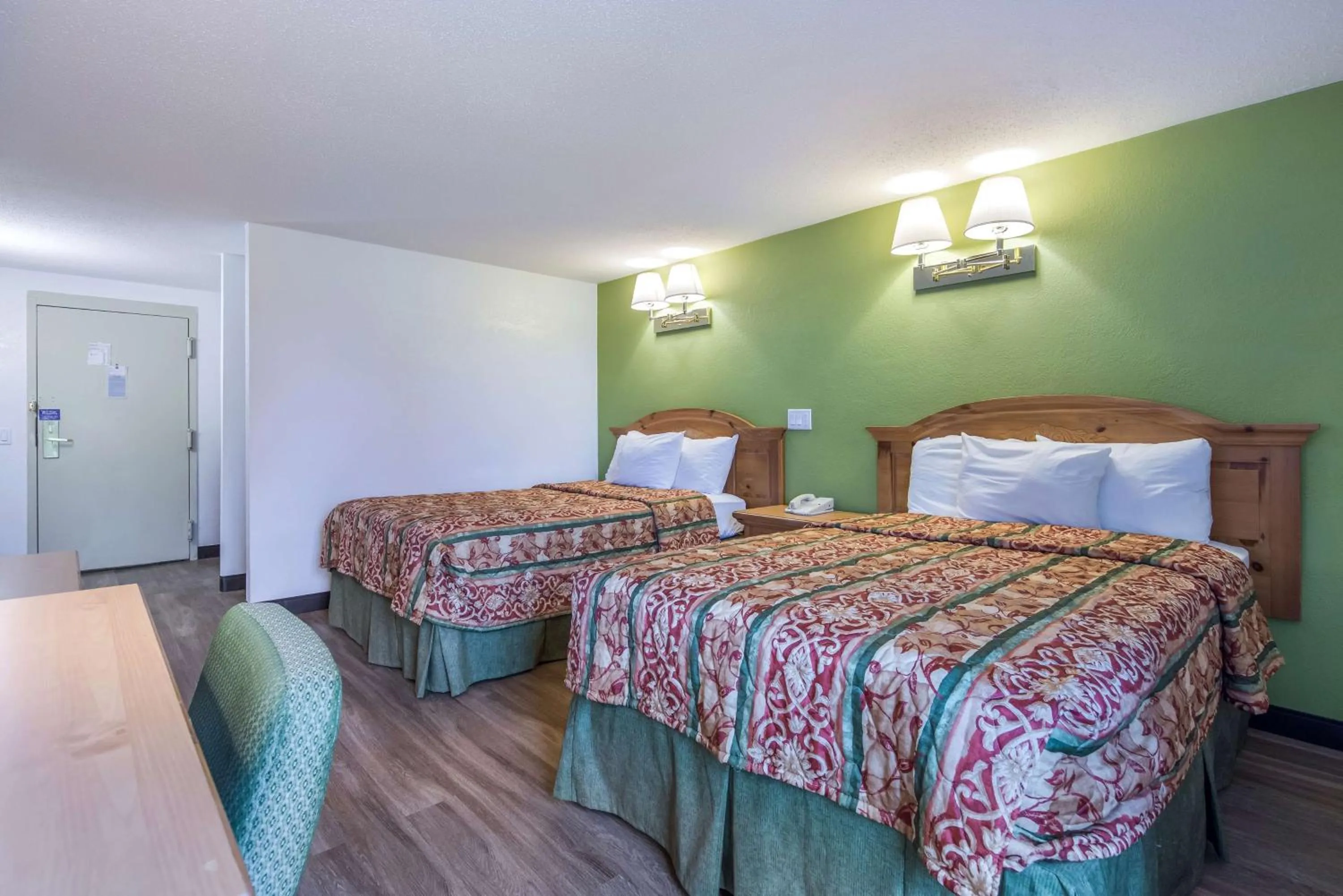 Photo of the whole room in Motel 6-Oriskany, NY