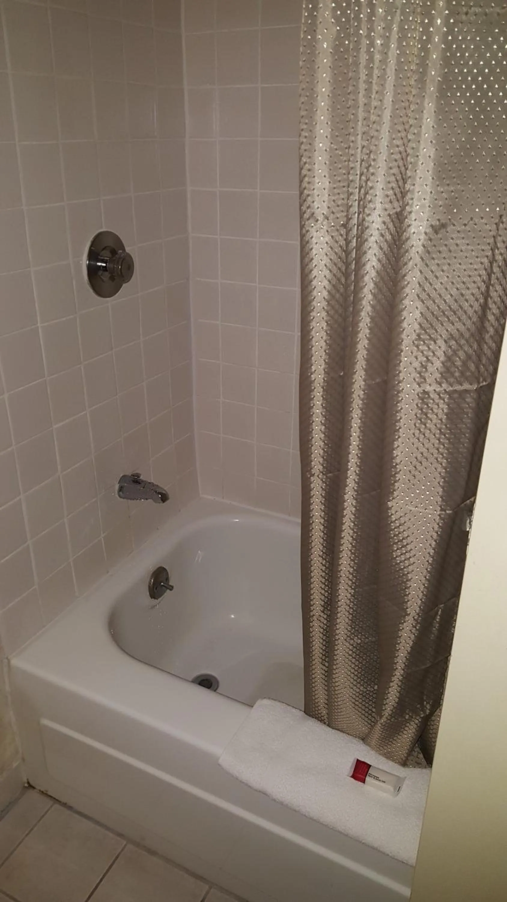 Bathroom in Motel 6-Oriskany, NY