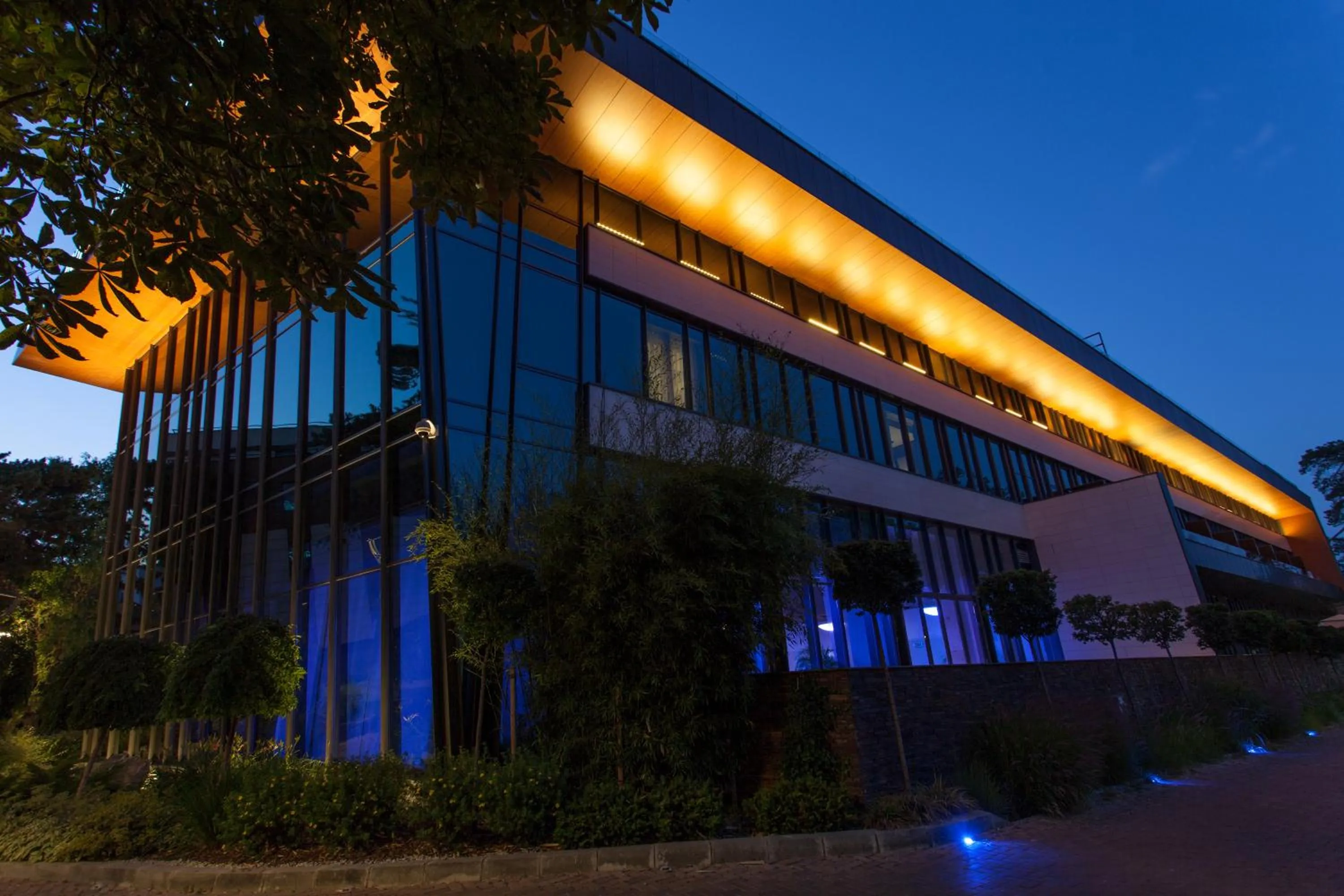 Facade/entrance in Metropolis Hotel