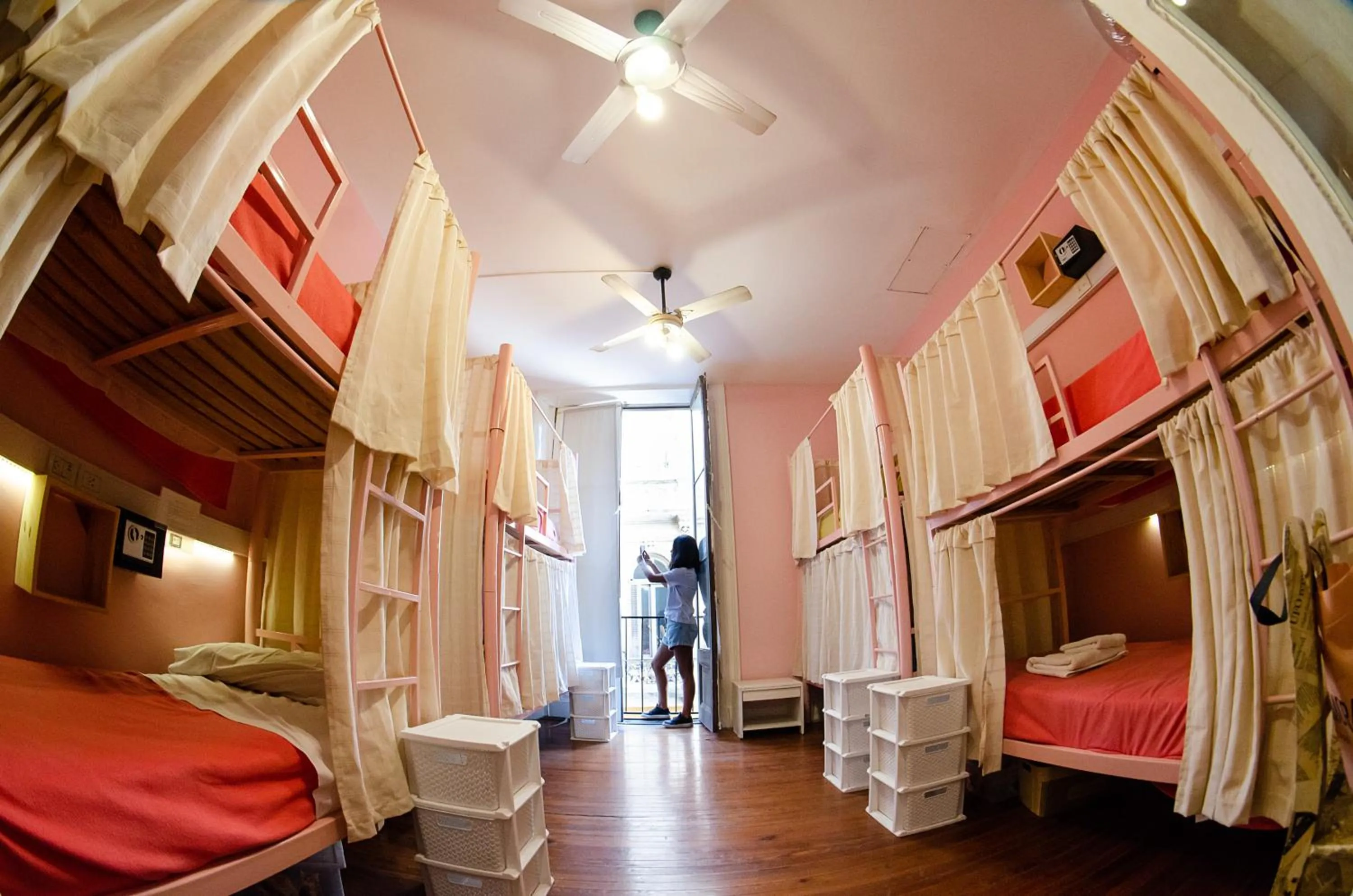 Bed in BA Stop Hotel House