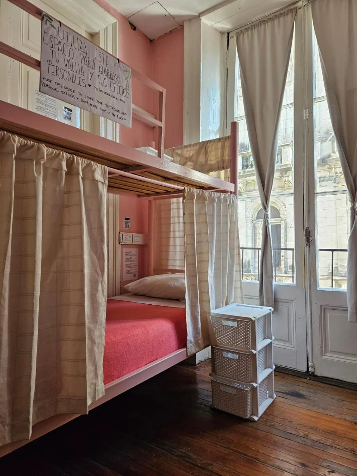 Bed in BA Stop Hotel House