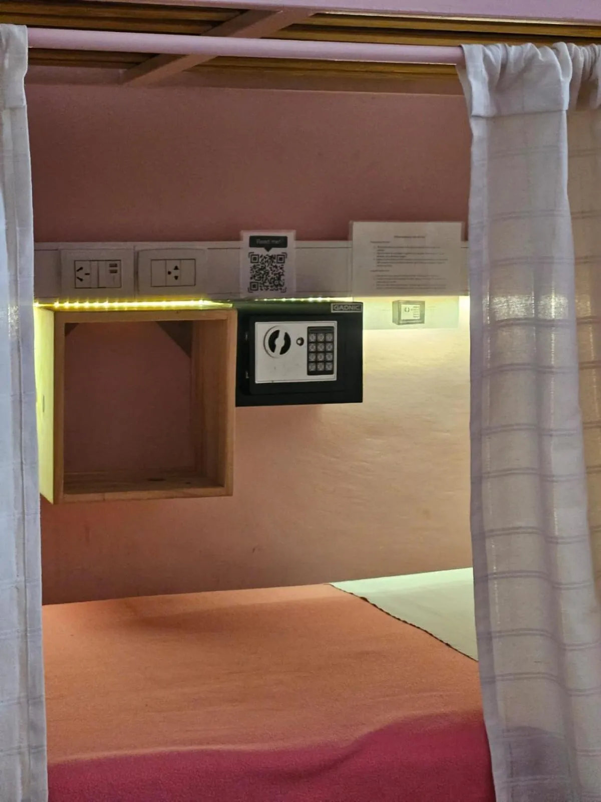 safe, Bed in BA Stop Hotel House