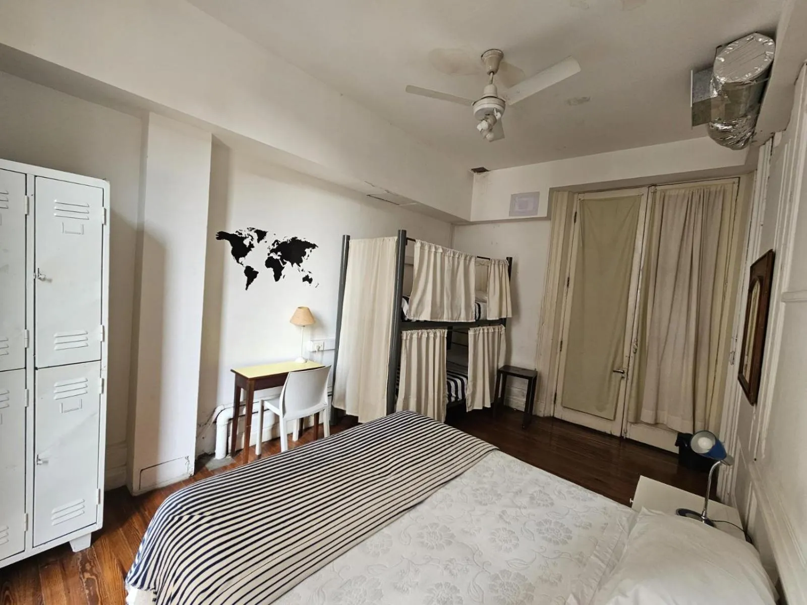 Bed in BA Stop Hotel House