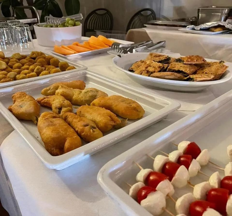 Food and drinks in Hotel Casa Valdese Roma