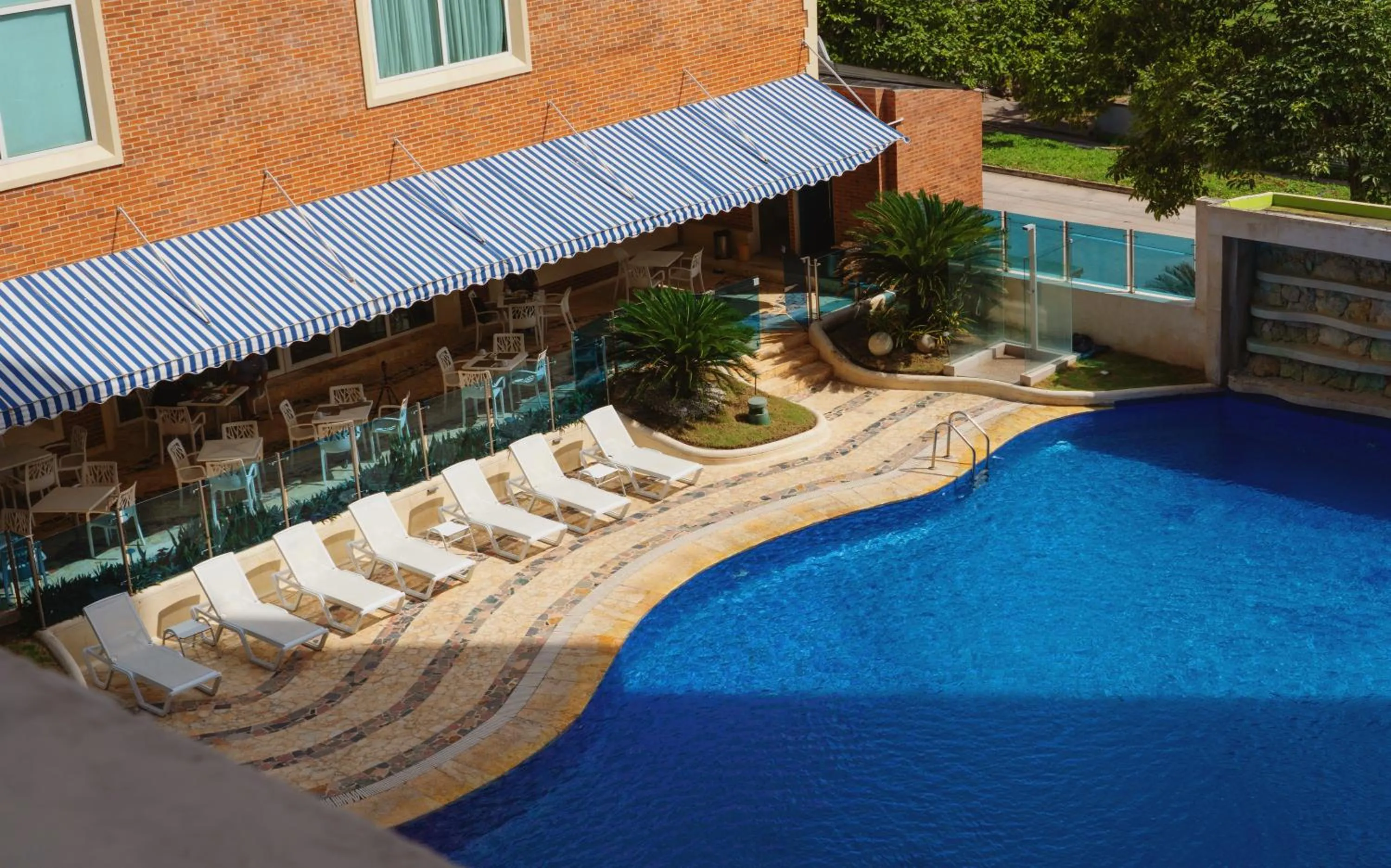 Swimming pool in Hotel Dann Carlton Barranquilla y Centro de Convenciones