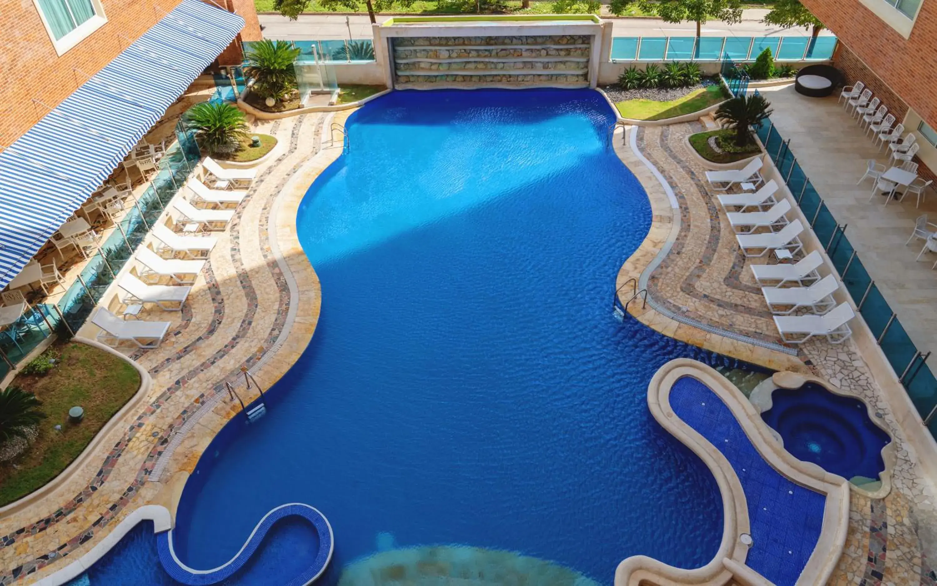 Swimming pool in Hotel Dann Carlton Barranquilla y Centro de Convenciones Swimming pool in Hotel Dann Carlton Barranquilla y Centro de Convenciones