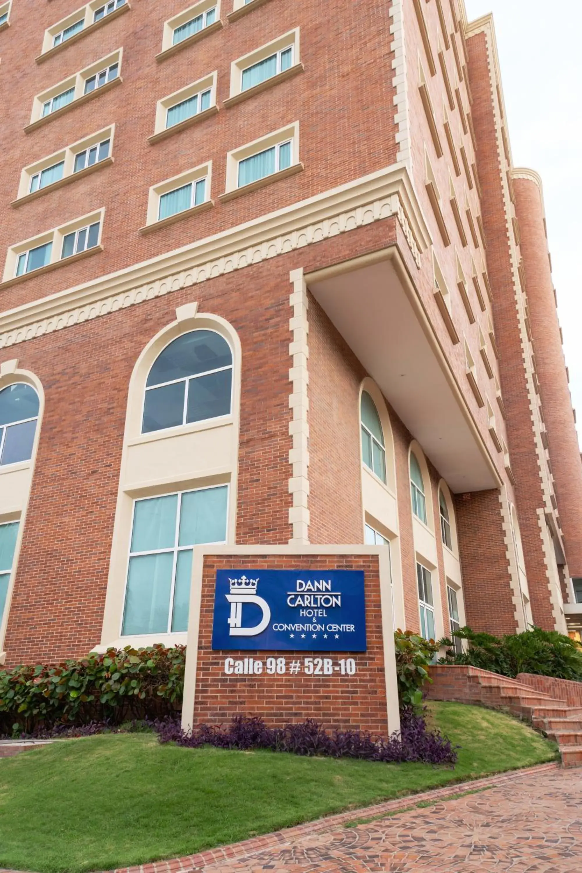 Facade/entrance in Hotel Dann Carlton Barranquilla y Centro de Convenciones Facade/entrance in Hotel Dann Carlton Barranquilla y Centro de Convenciones