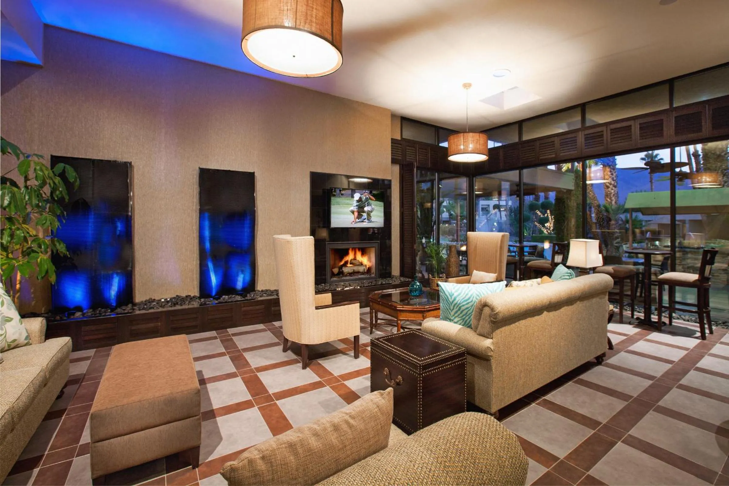 Communal lounge/ TV room in Desert Isle Resort