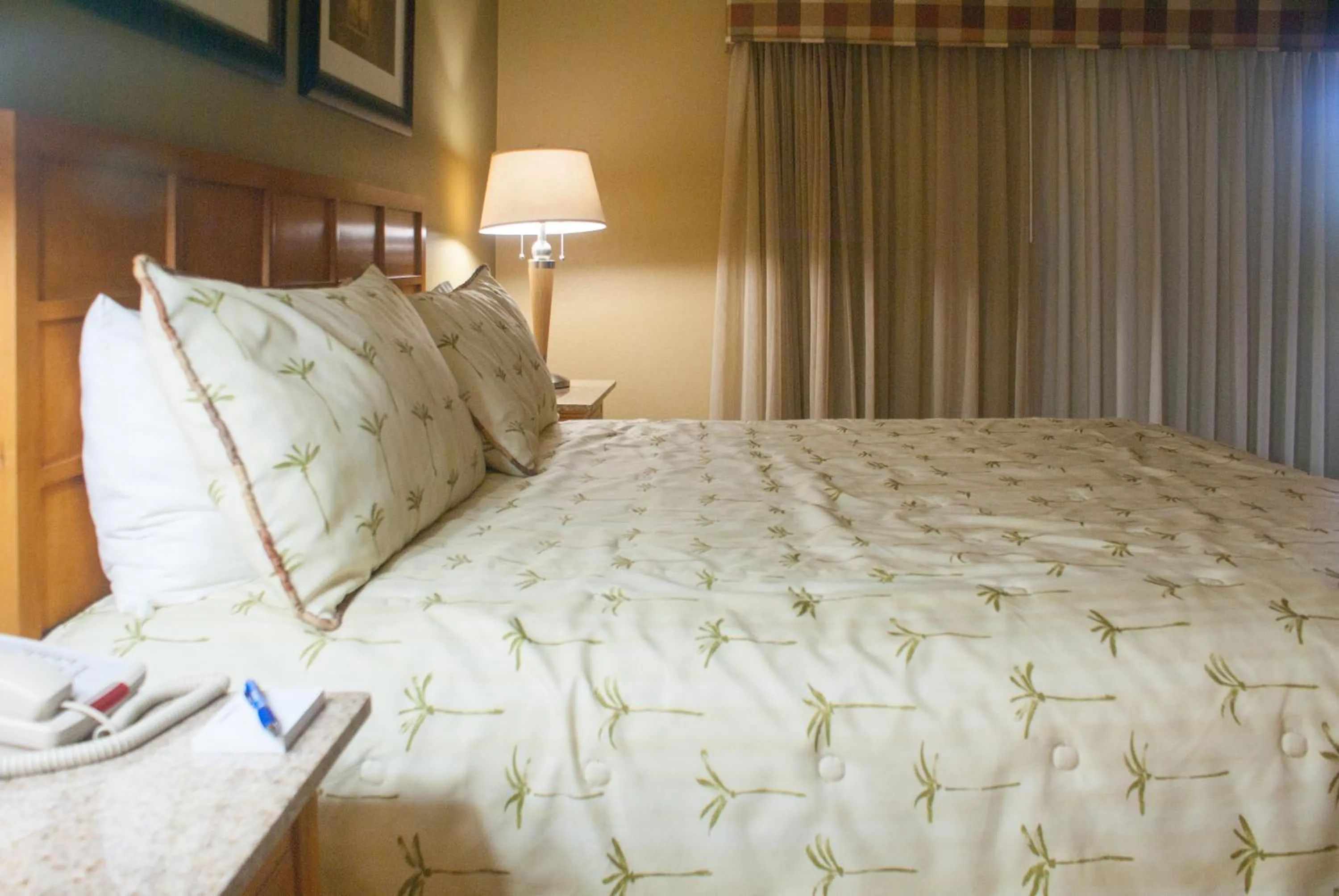 Bed in Desert Isle Resort