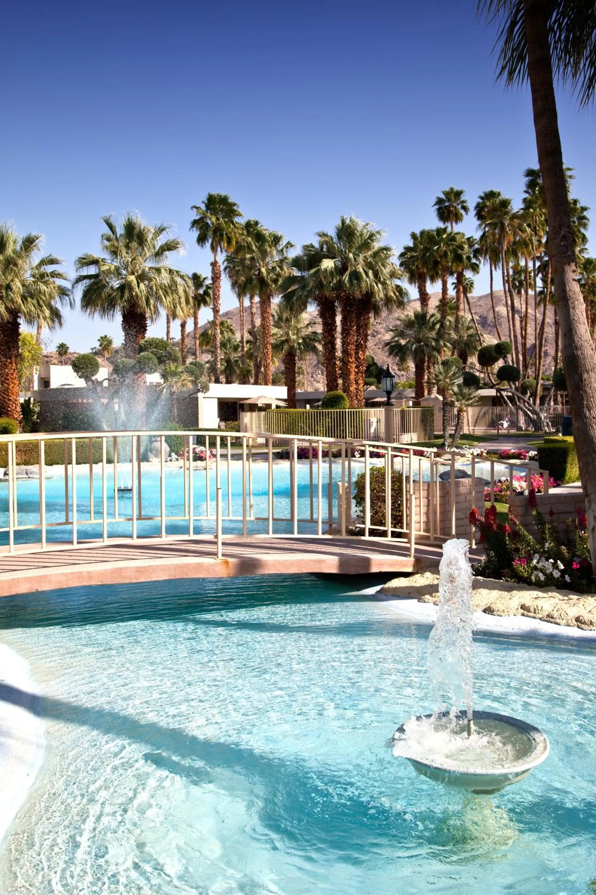 Swimming pool in Desert Isle Resort