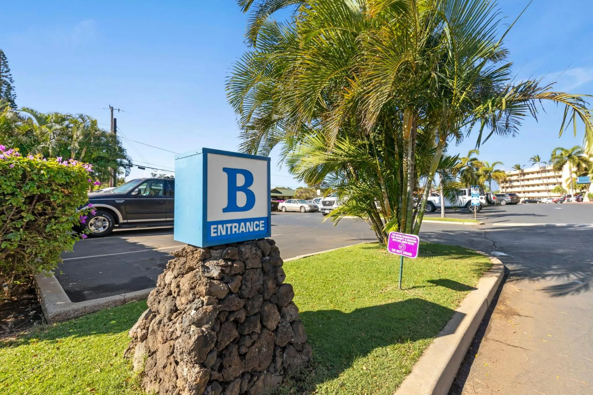 Property logo or sign in Maui Sunset