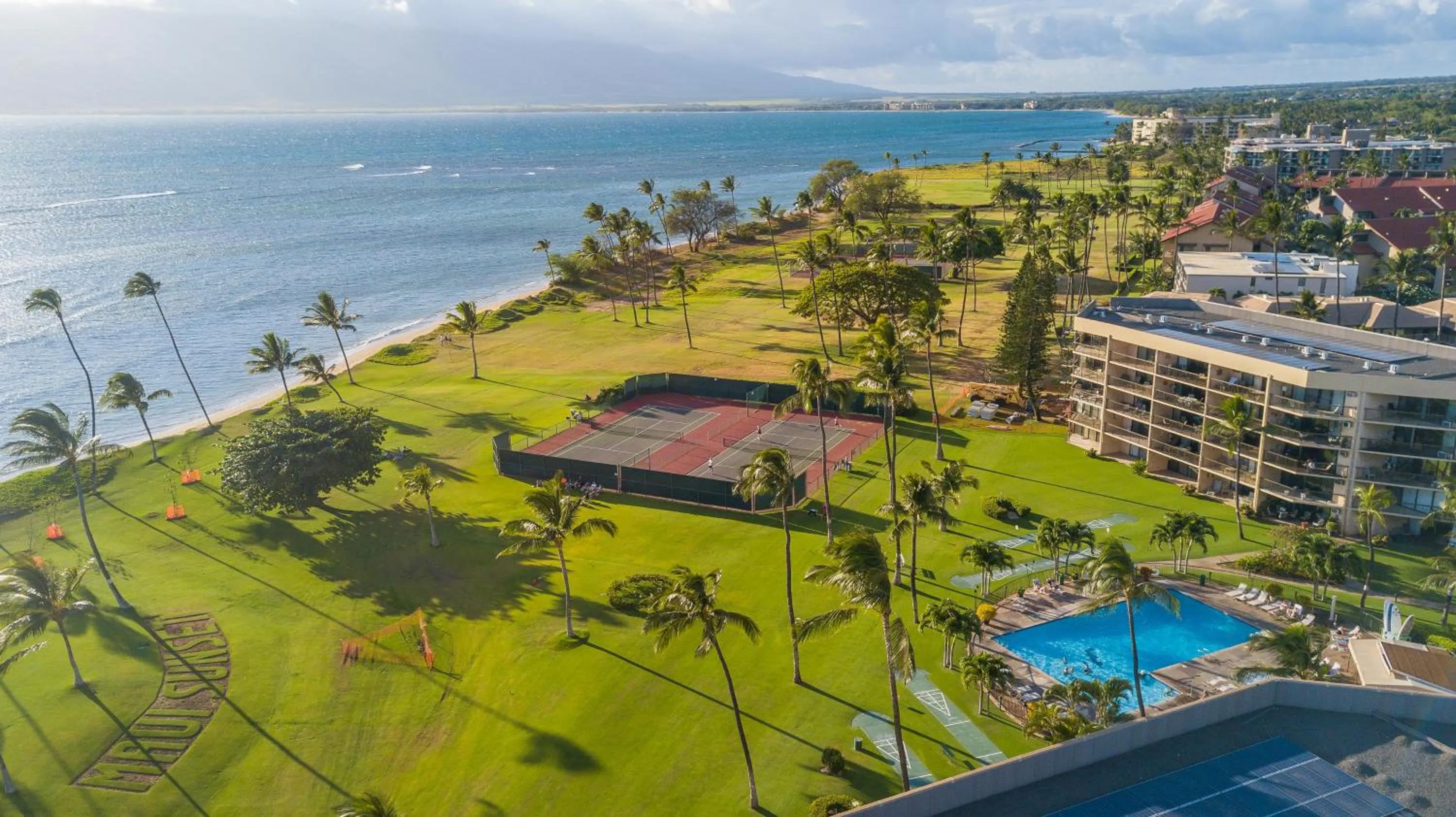 Property building in Maui Sunset