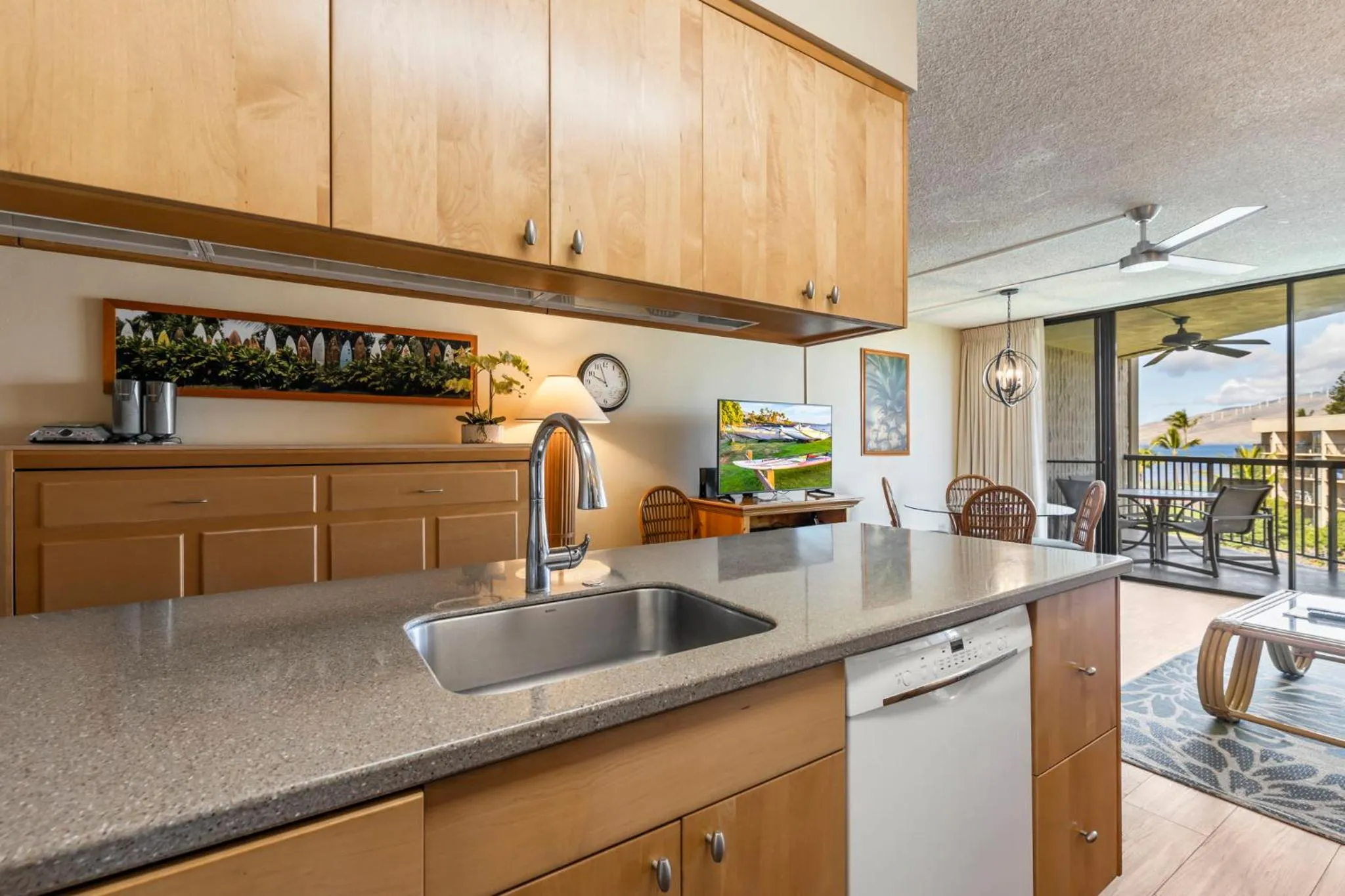 Kitchen or kitchenette in Maui Sunset