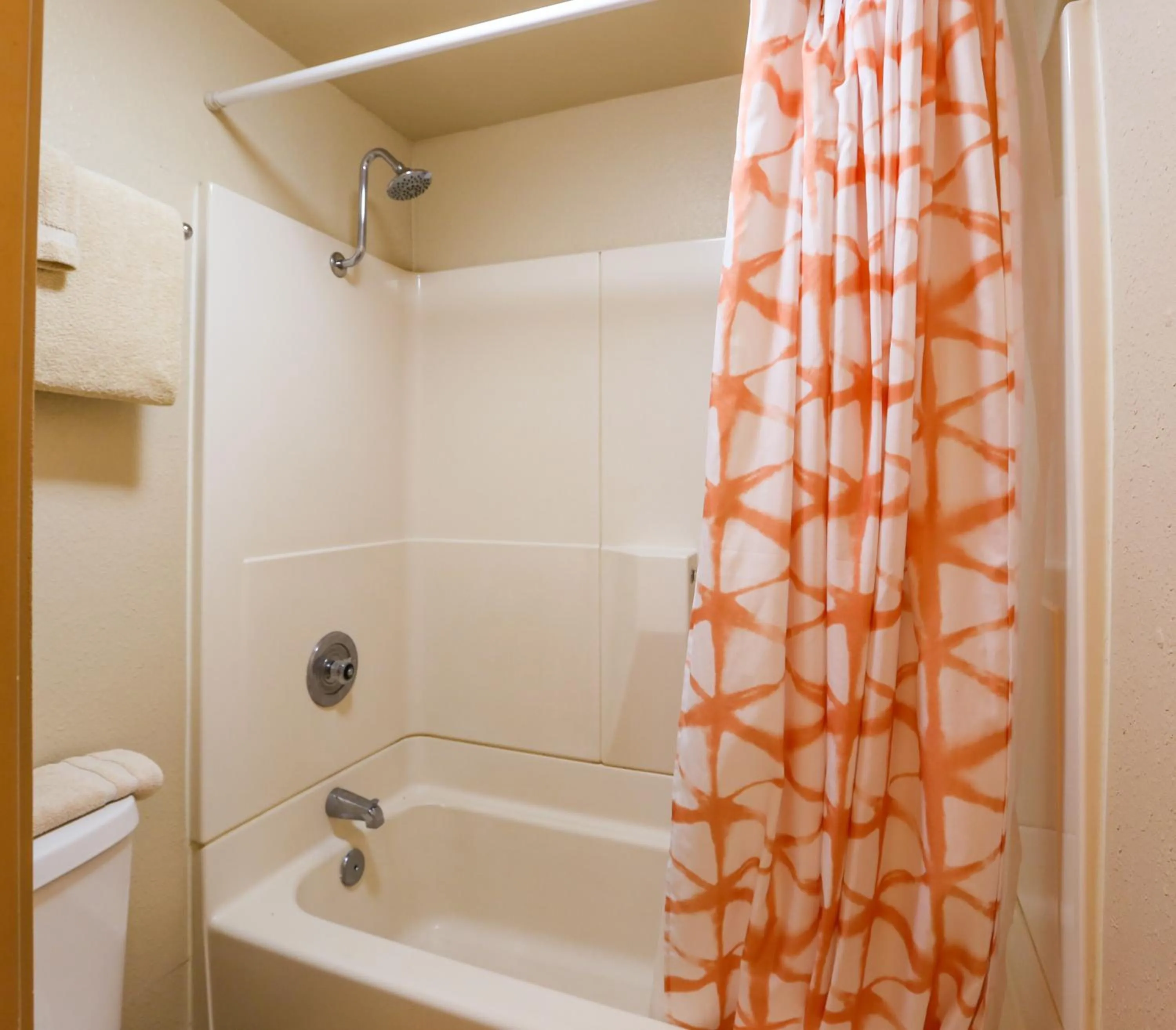 Bathroom in Maui Sunset